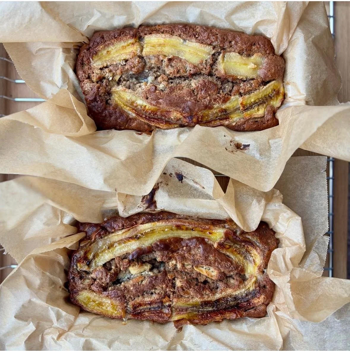Bananbrød på surdeig med masse banan inni