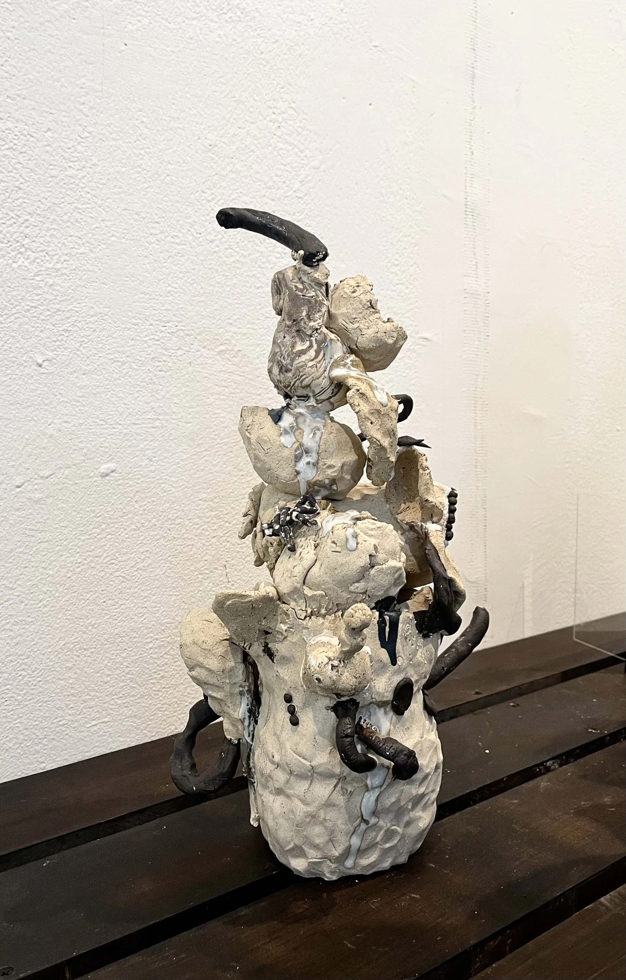 니네집, 우리집. 2022, 점토. 150x160x280mm.jpeg