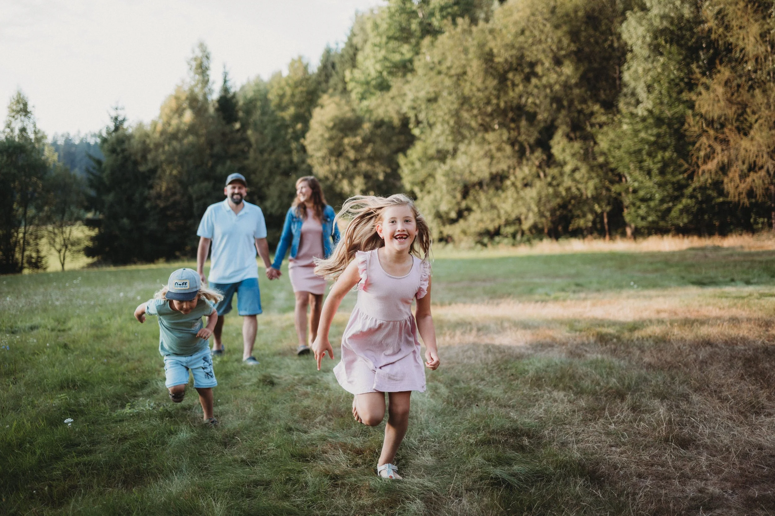 Eliška s rodinou - Nikola fotografka (28).jpg