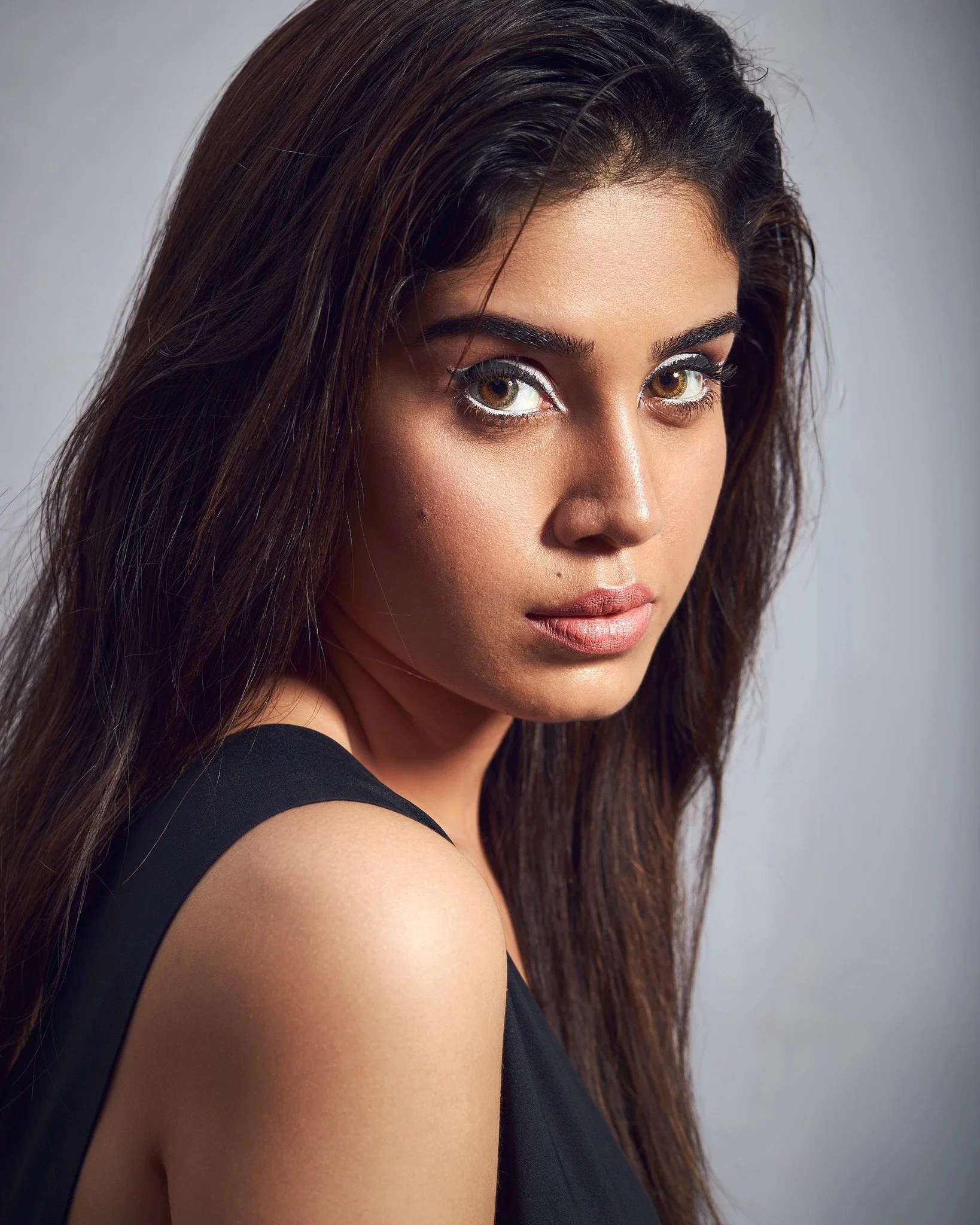 #throwback 

Photography &amp; Post Production: @anandclix 
Model: @lakshhmenon ⠀
Styling: @ektabhattedofficial 
Make Up &amp; Hair: @joyz_mridula  @artistic_clan 

 #fashion #fashionshoot #beauty #beautyphotography
