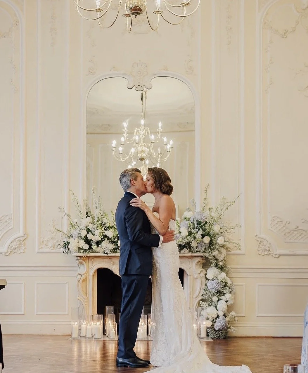Floristry for an intimate Winter micro wedding at 10-11 Carlton House Terrace