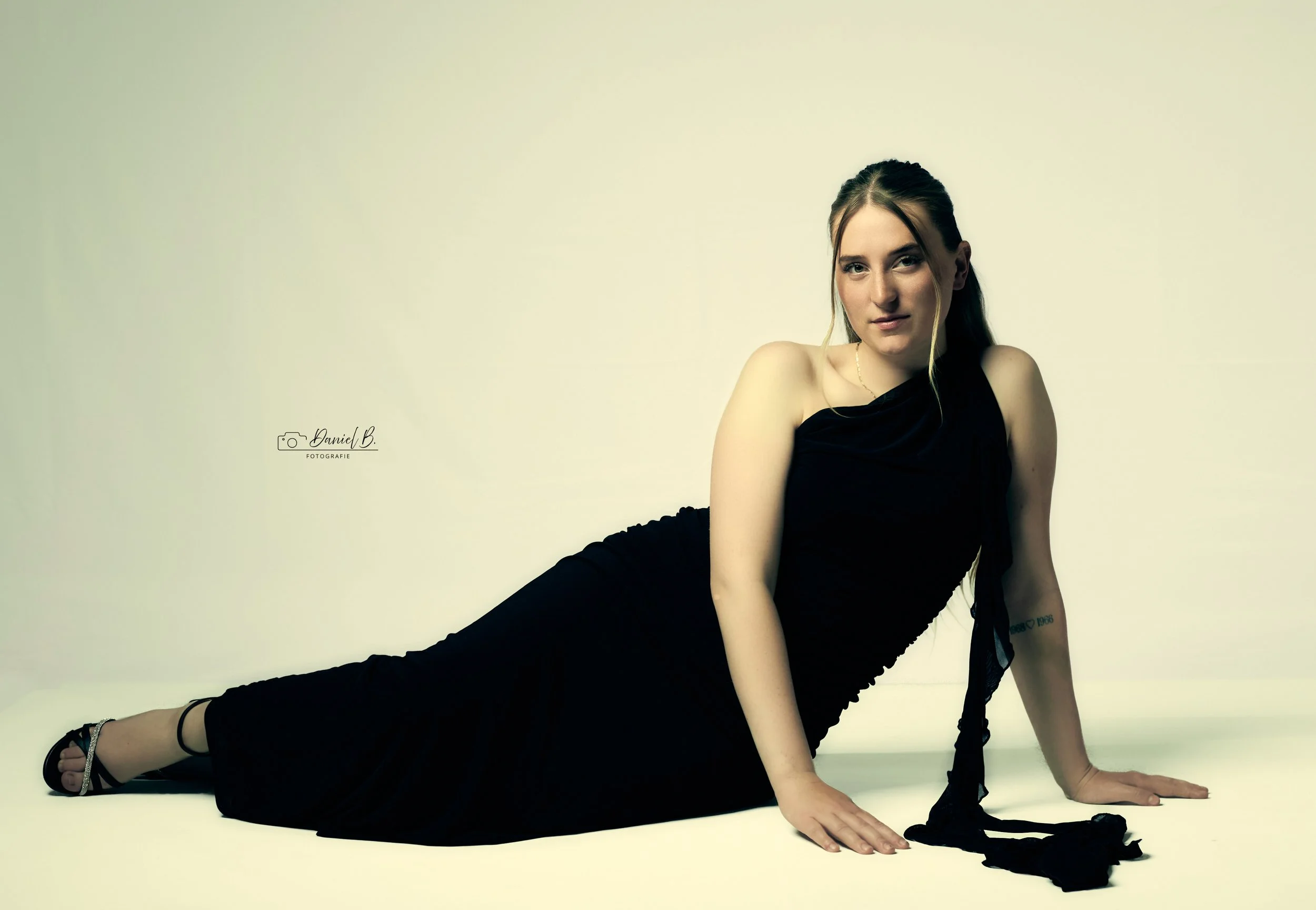 238A1332_1.jpg