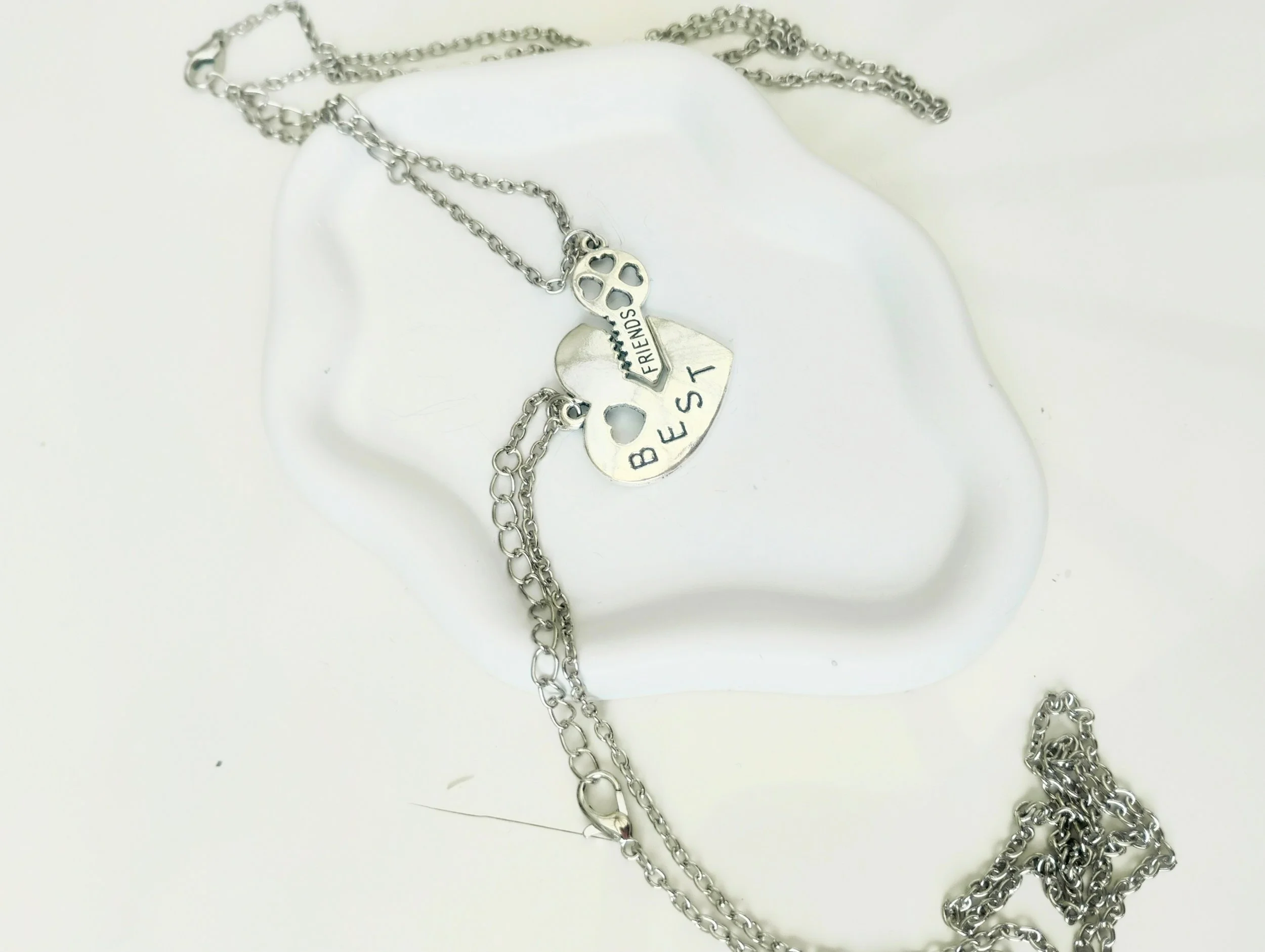 Best Friends Alloy Necklace.