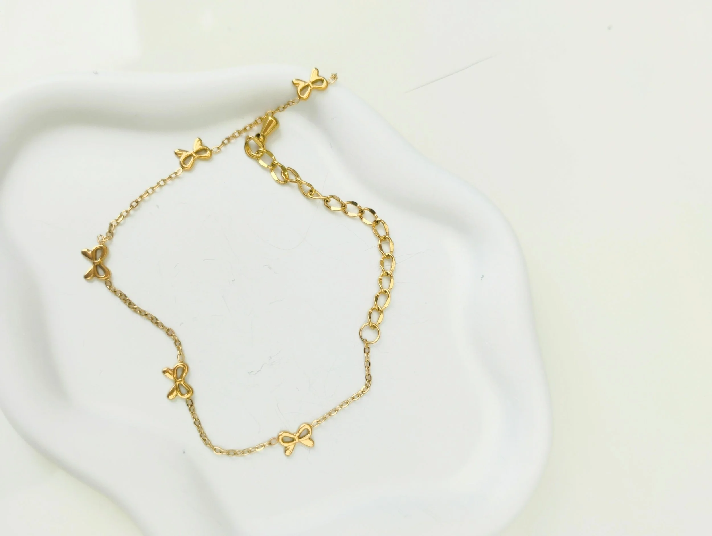 Bow PVD 18K Real Gold Plated 201 Stainless Steel Waterproof Non Tarnish Bracelet.