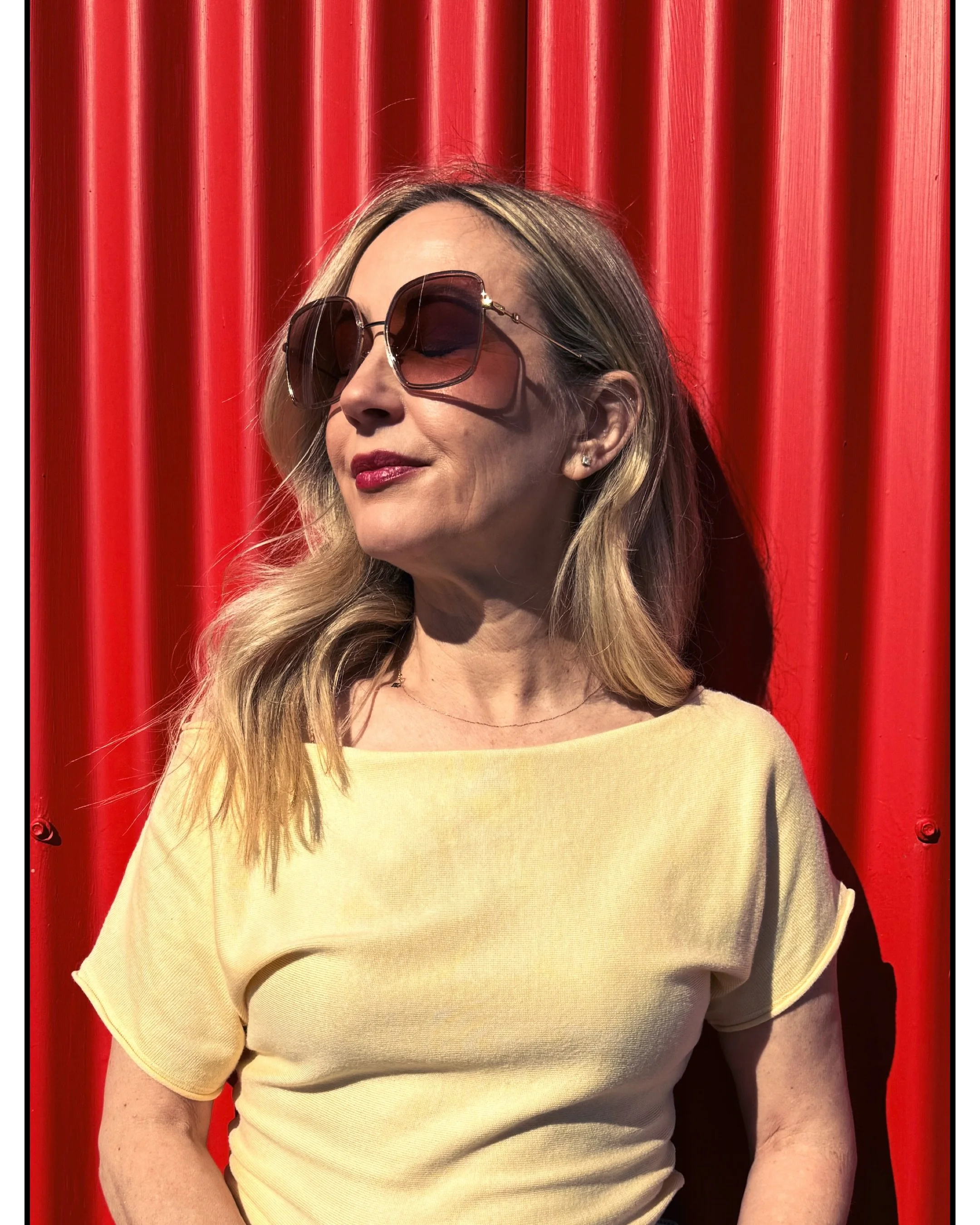 Love should make you feel safe &hearts;️

Donate, learn more 👉link in bio.

Show your support, wear 💄with me 📸 tag @redforareasonofficial. 

Red for a Reason is a movement that raises Awareness and funds for women and families affected by Domestic