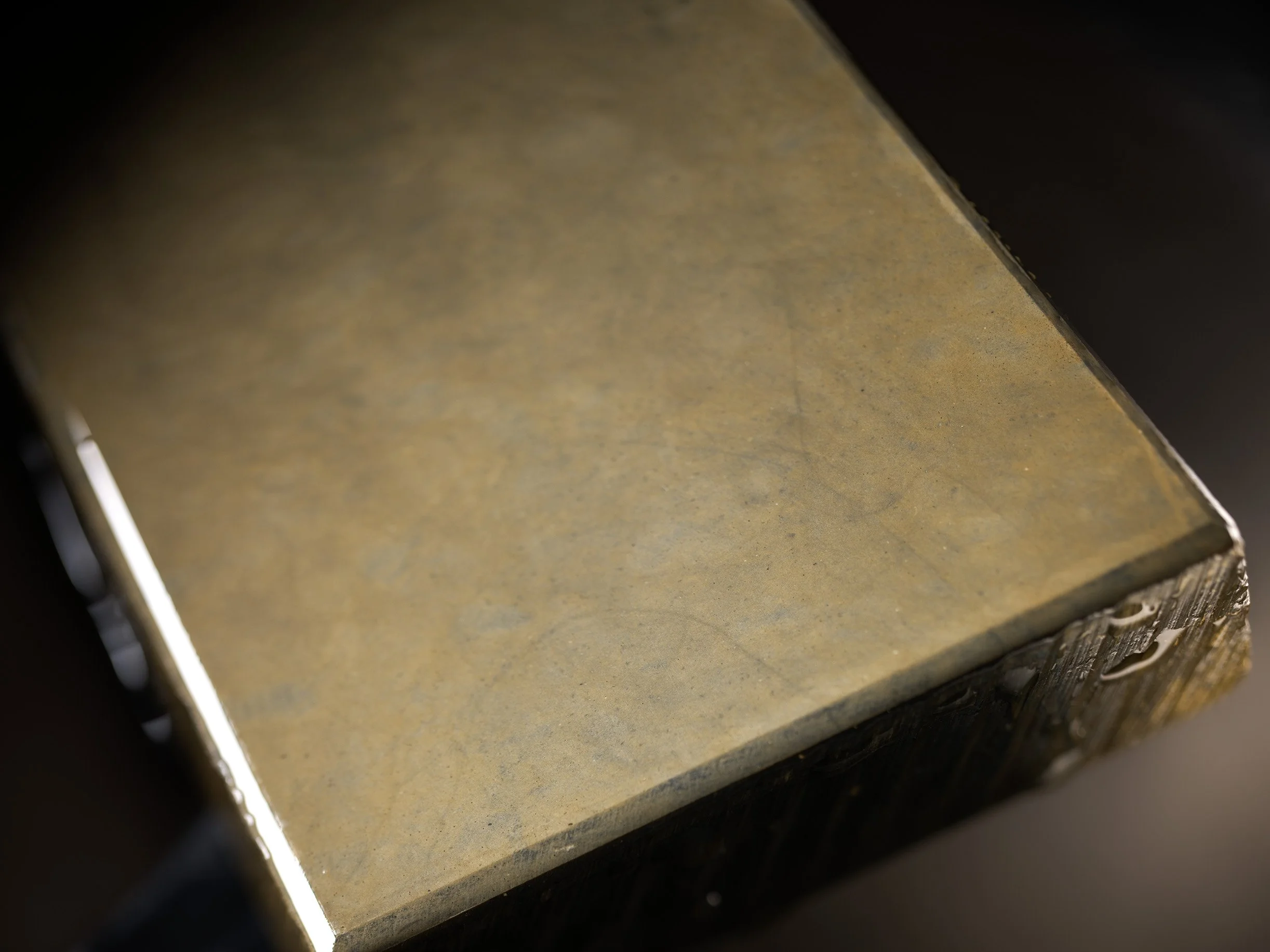 Ohira_asagi_bench_stone_wet3_.jpg