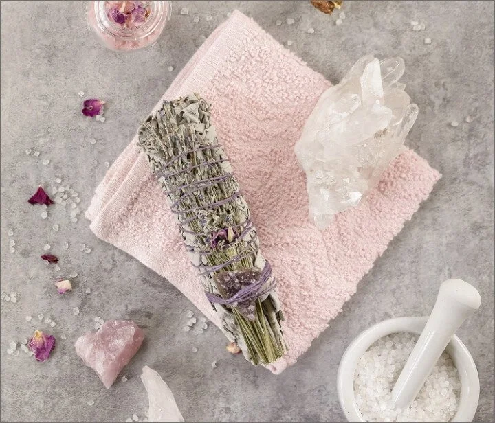 Photo of sage and clear quartz crystal