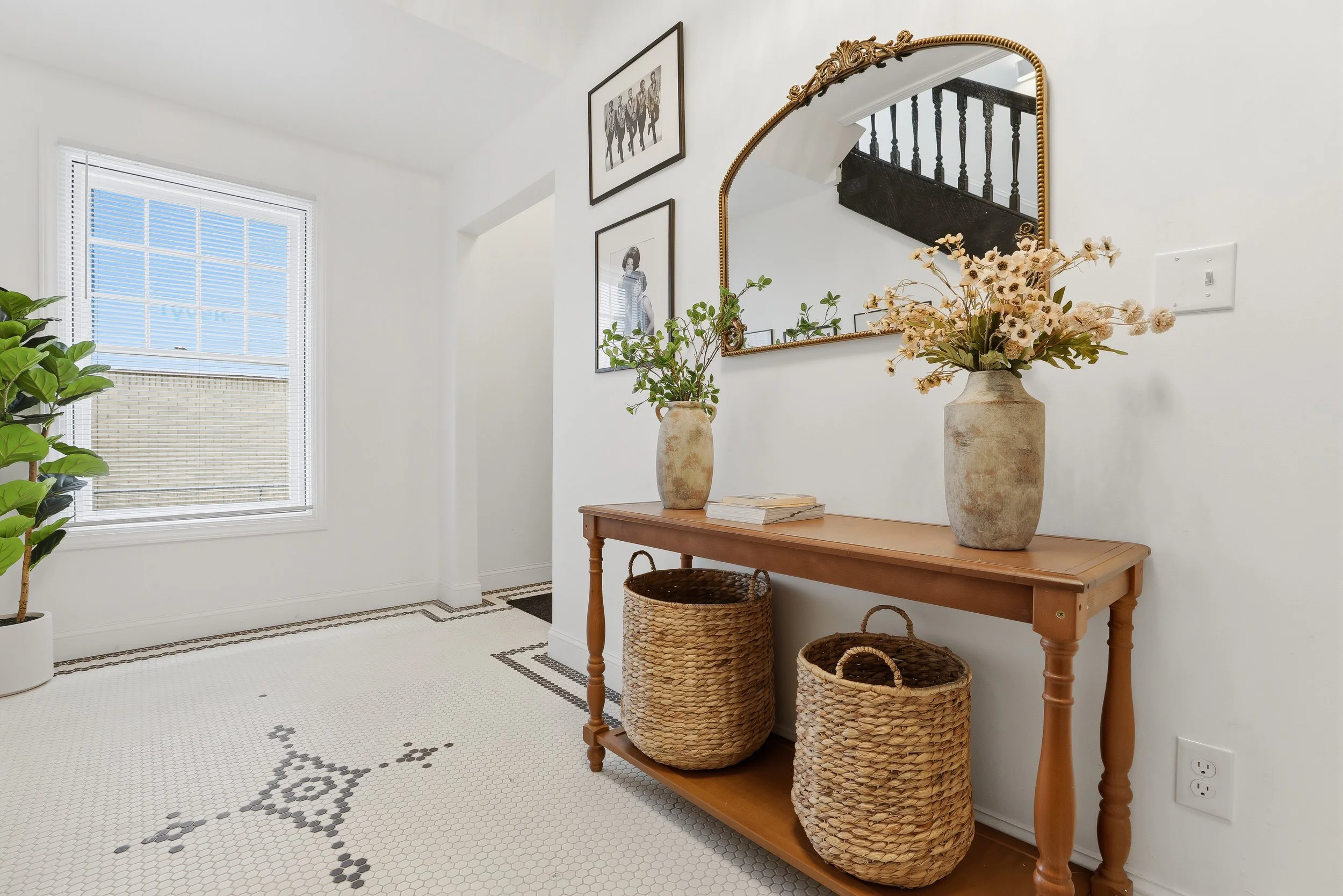 5_4635 john r st-5.jpg