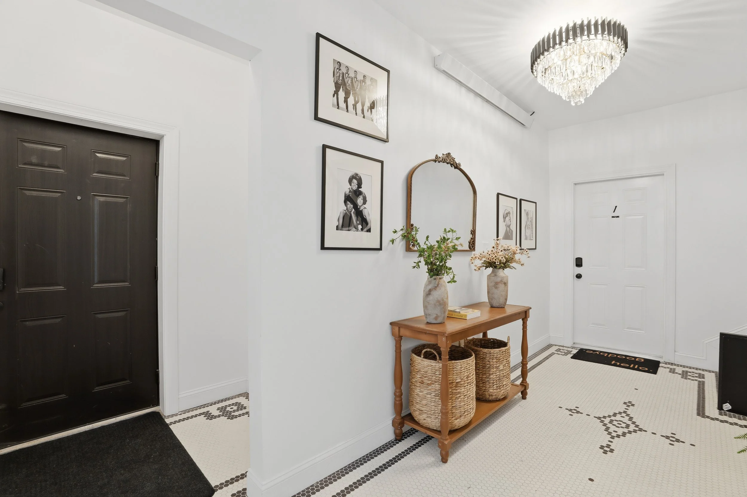 4_4635 john r st-4.jpg