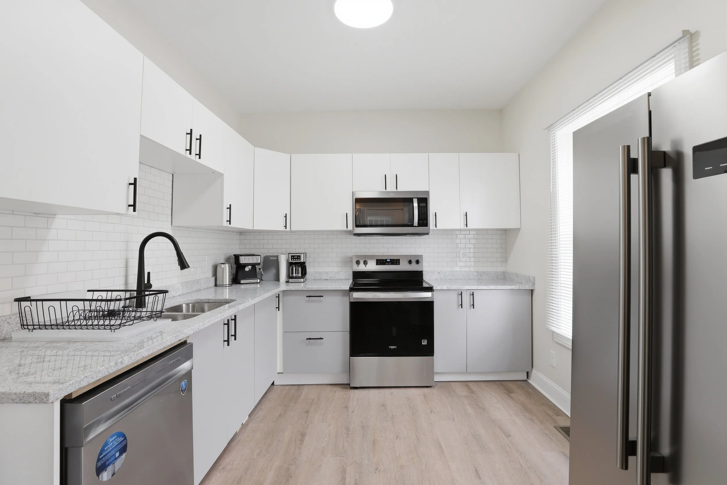 18_4635 john r st-18.jpg