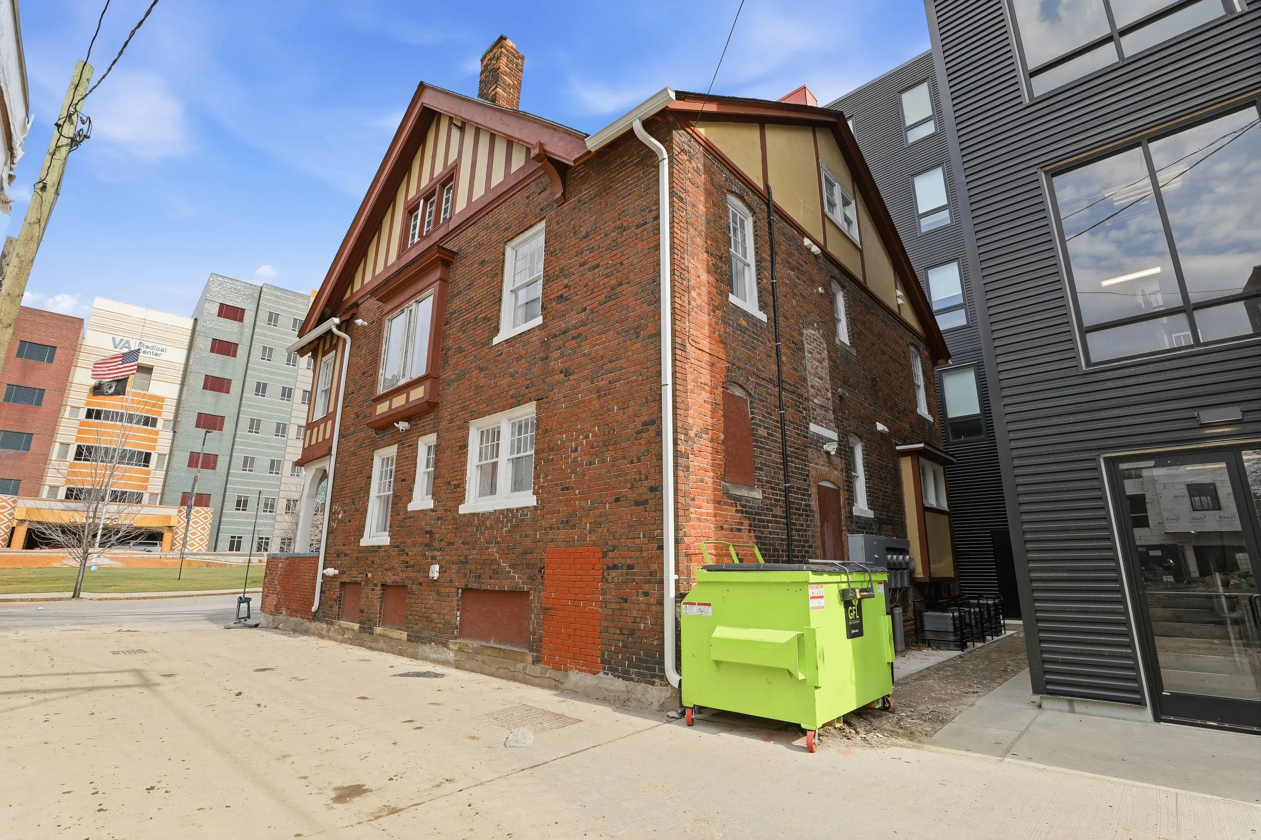 69_4635 john r st-69.jpg