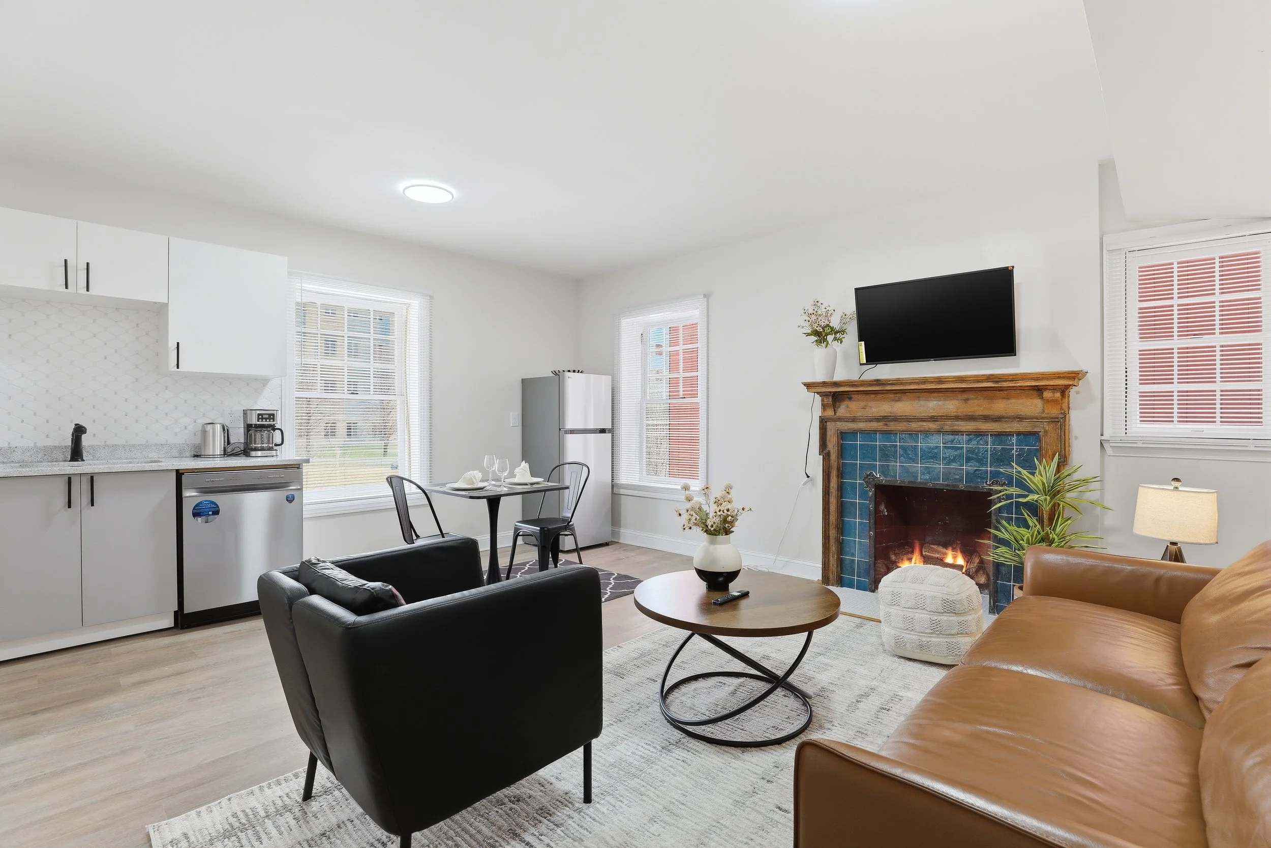 35_4635 john r st-35.jpg