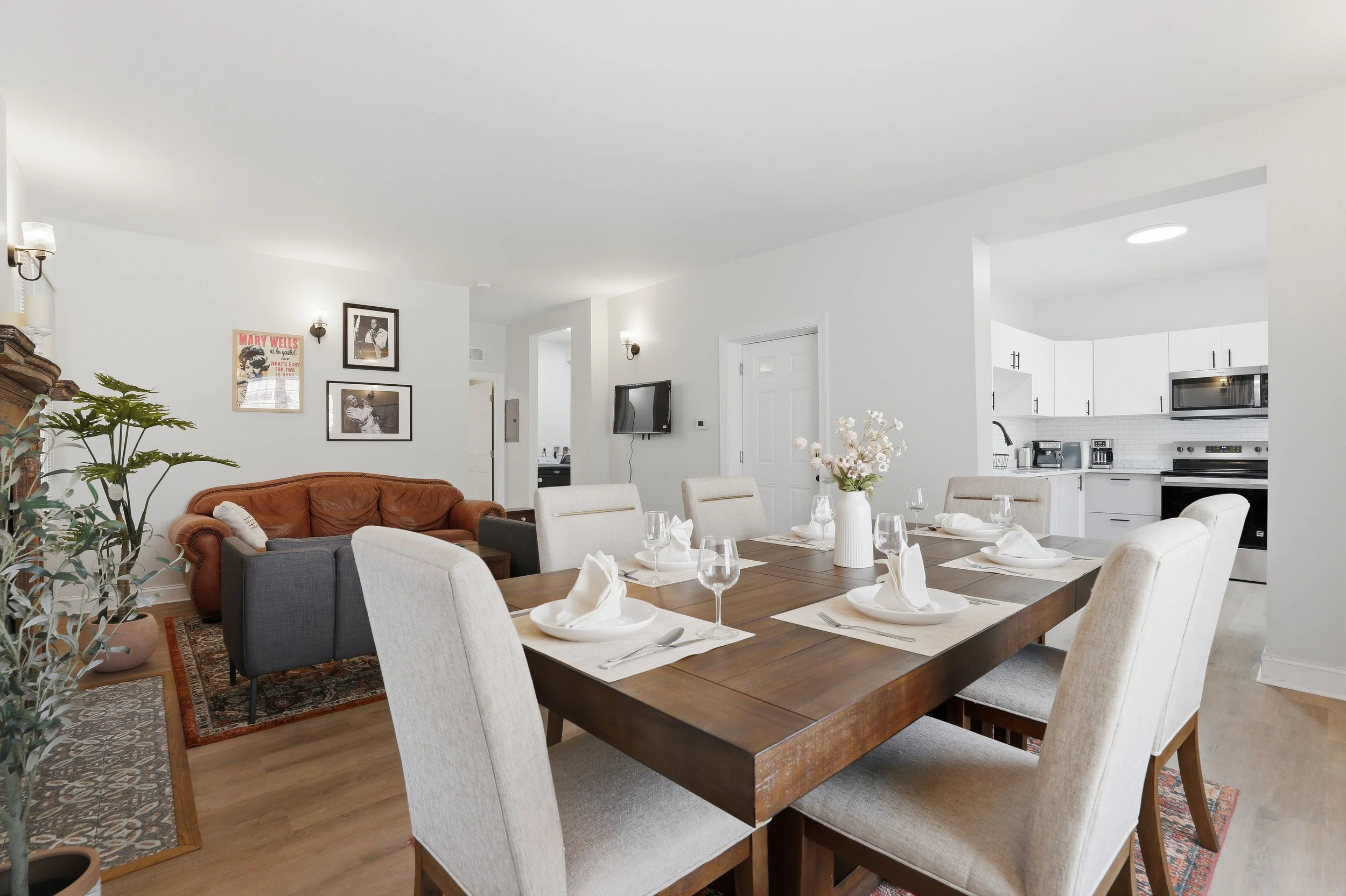 16_4635 john r st-16.jpg