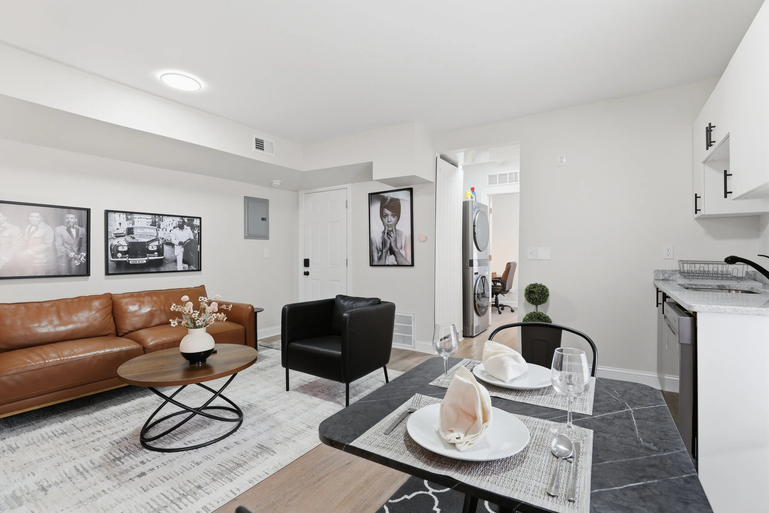 42_4635 john r st-42.jpg