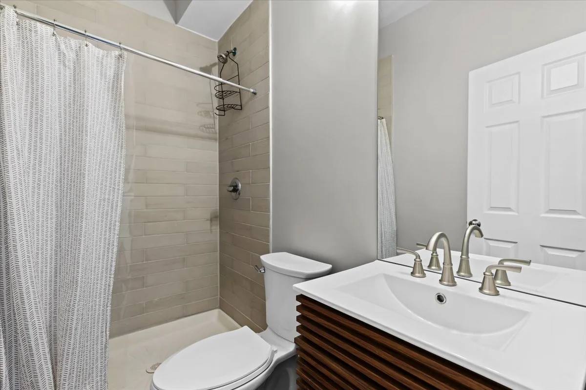 26-558 Marston St Apt. #1.jpg