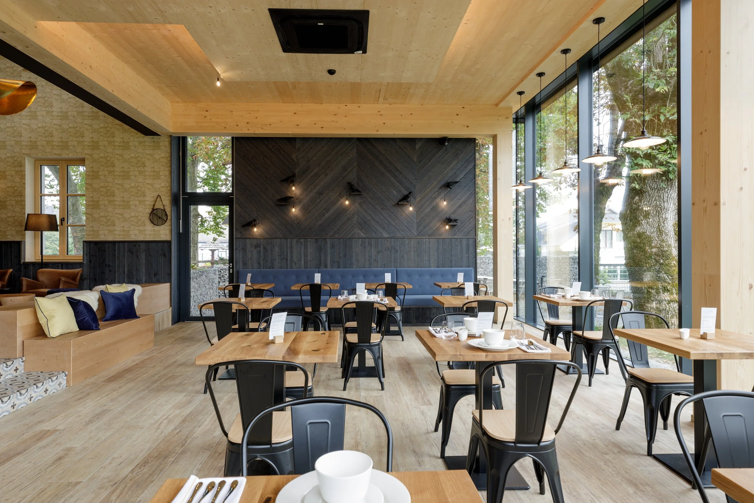 Restaurant dining room interior design Sunrose 7 boutique hotel