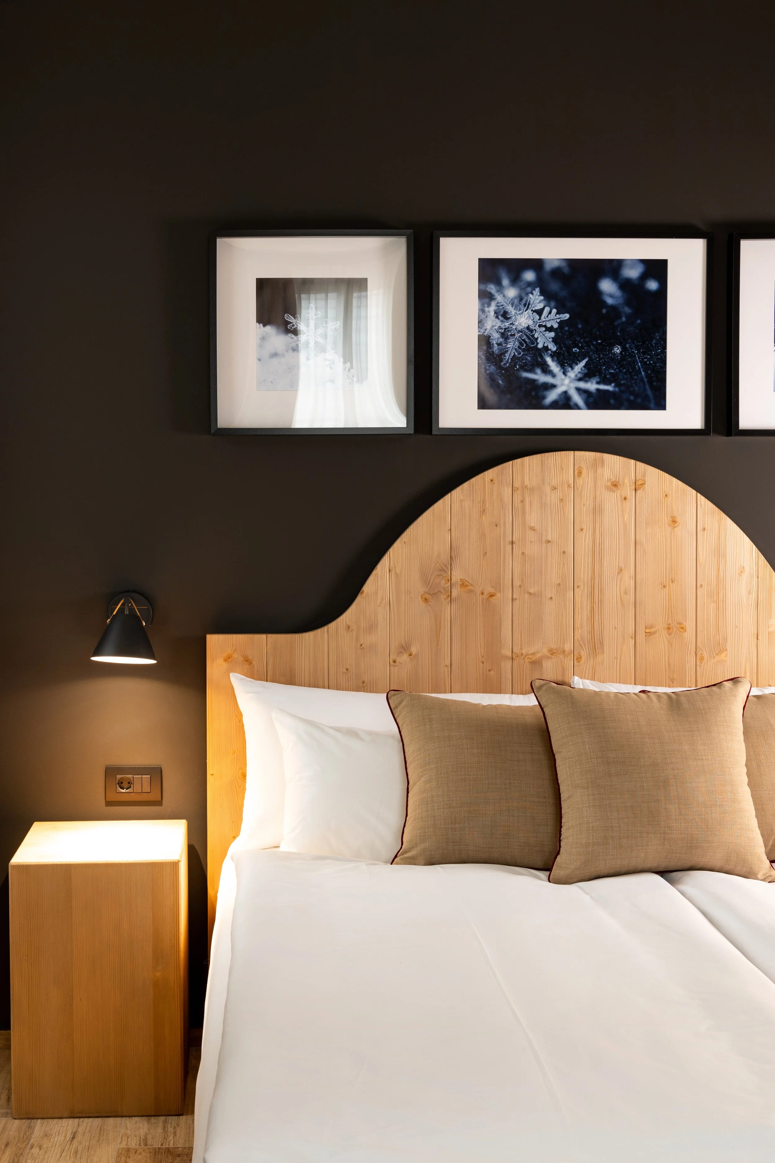 Bed and headboard detail, Chestnut Embrace room Sunrose 7 boutique hotel