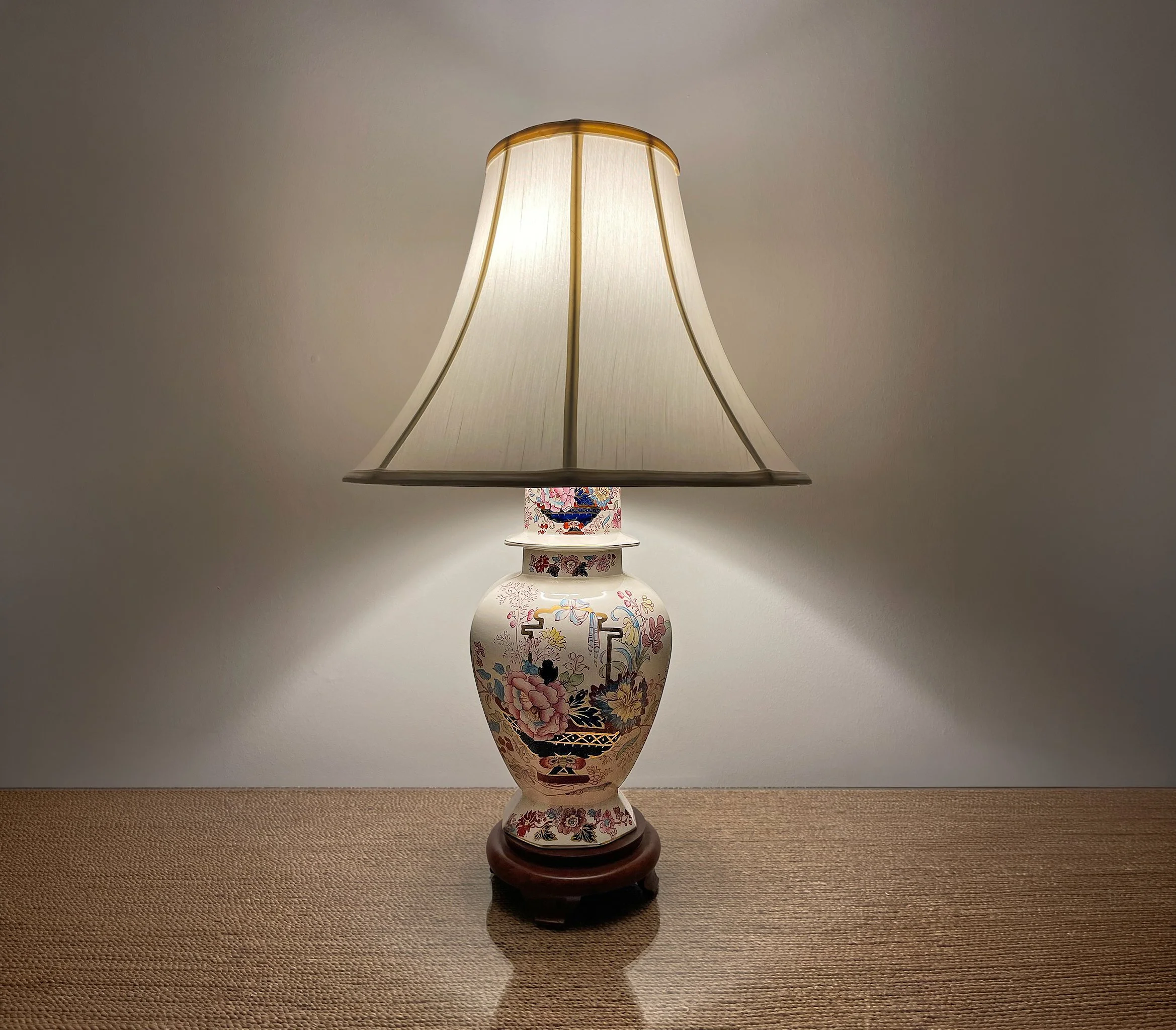 Vintage Floral Chinoiserie Lamp
