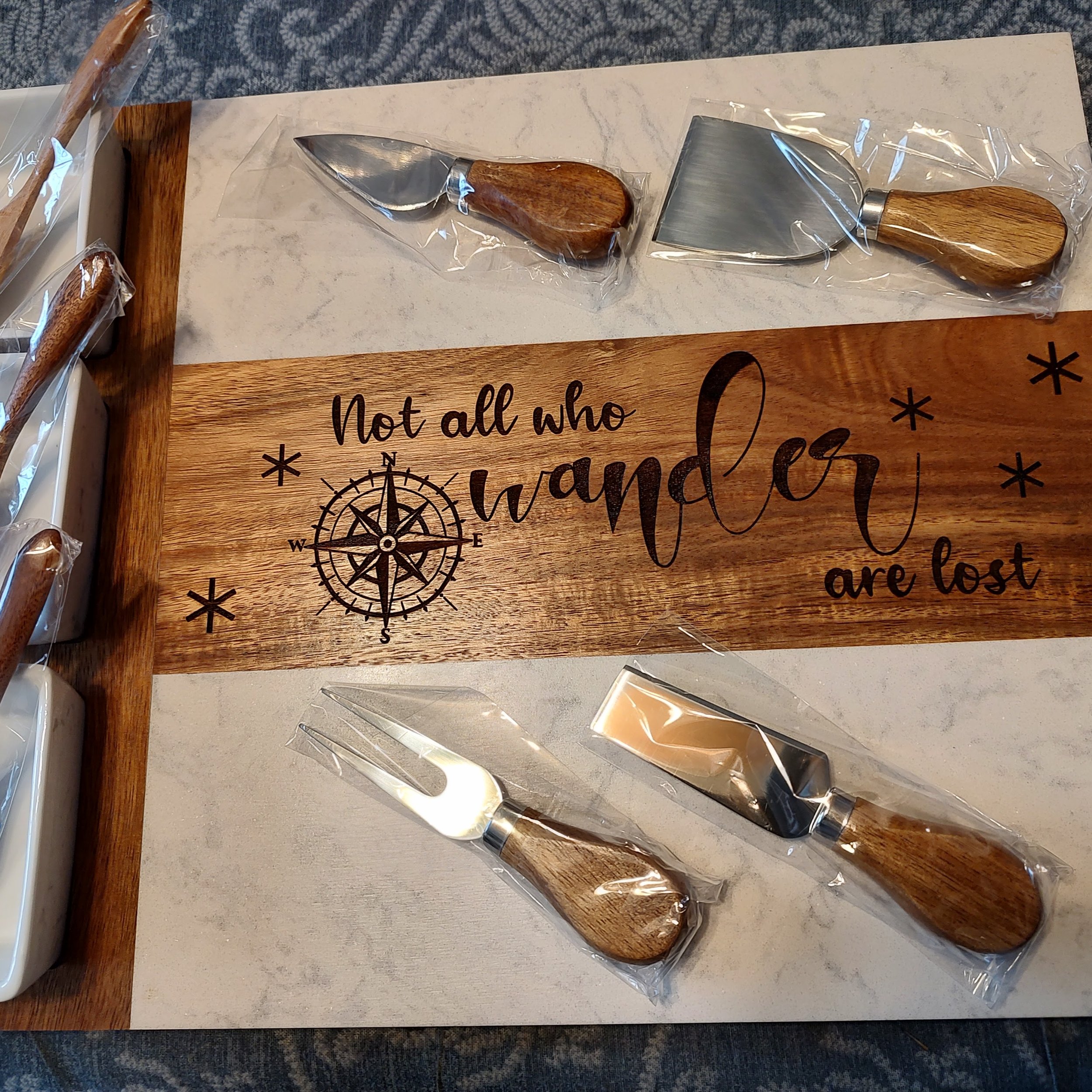 Sqaure wander cutting board 2.jpg