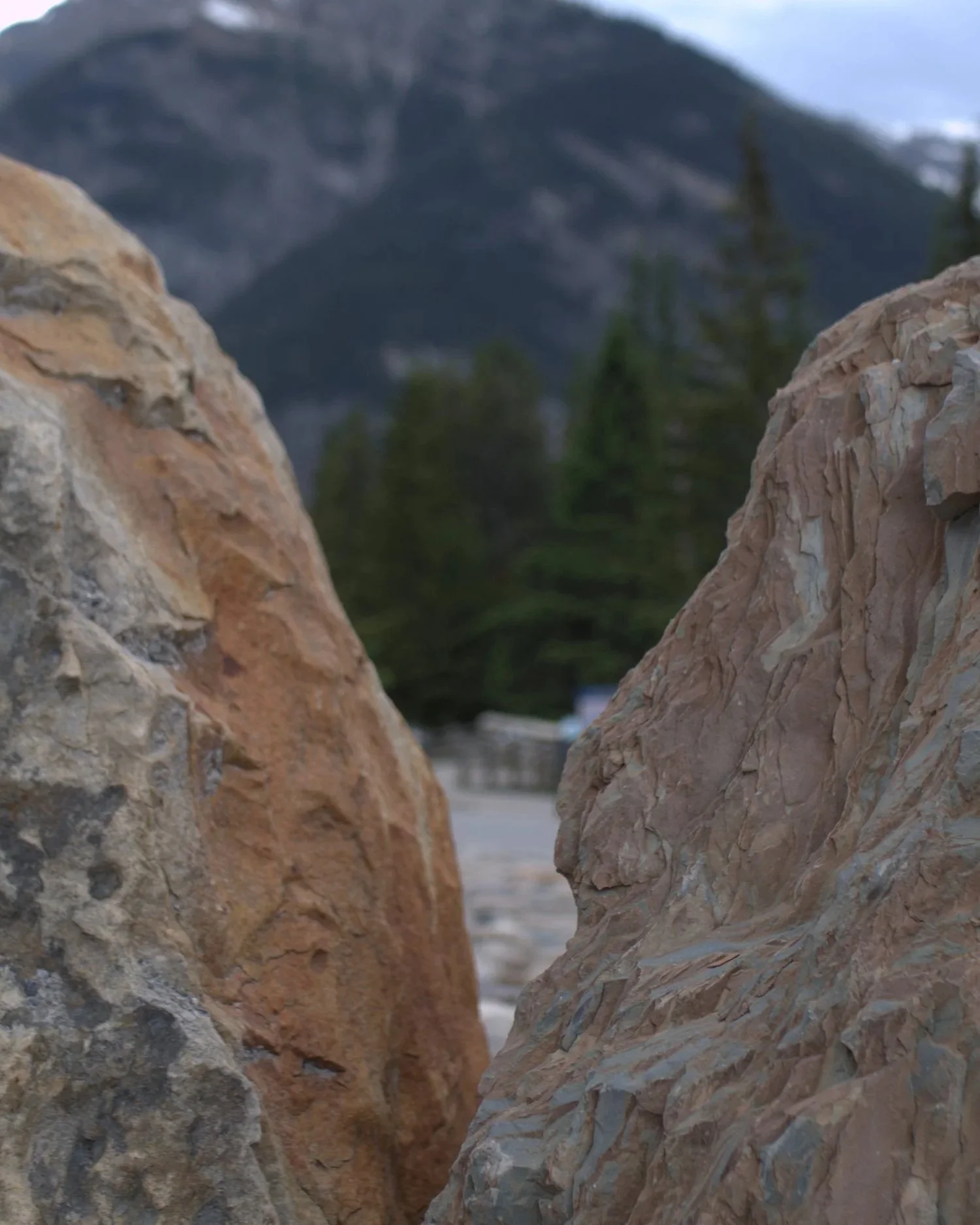 two rocks meet