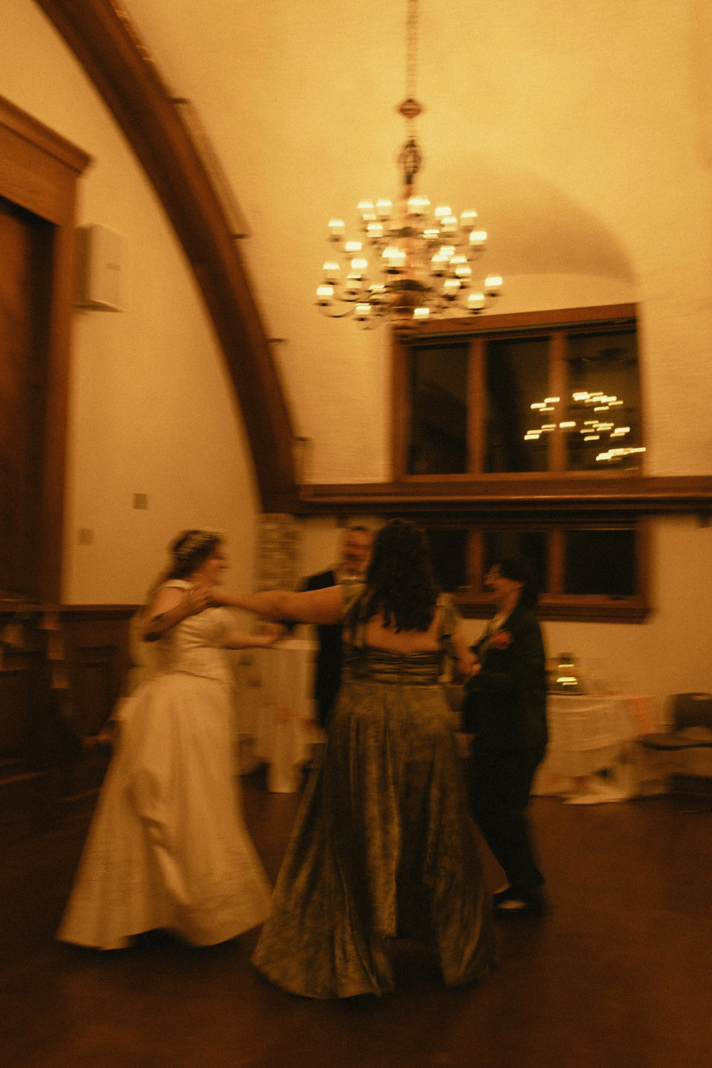carlyandelliegotmarried-233.jpeg