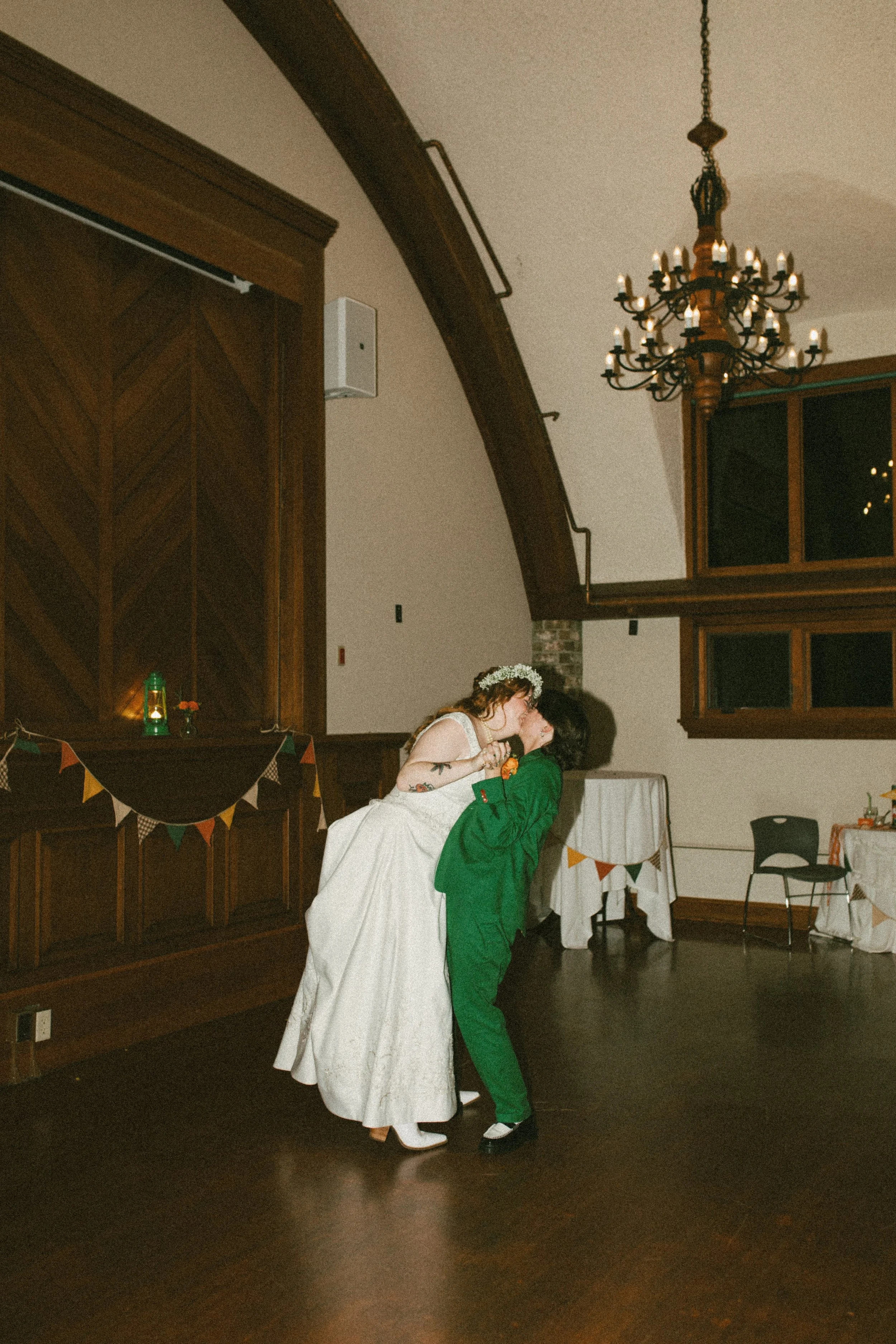 carlyandelliegotmarried-218.jpeg