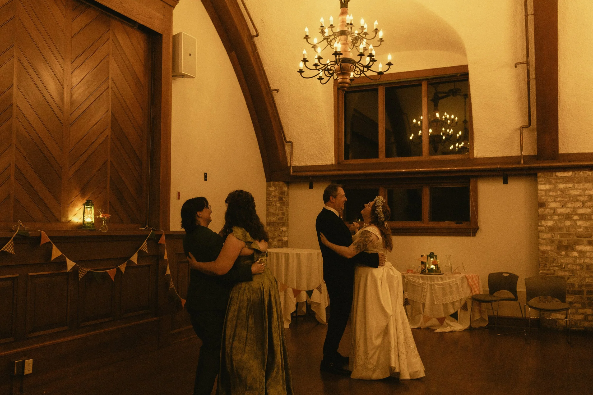 carlyandelliegotmarried-221.jpeg
