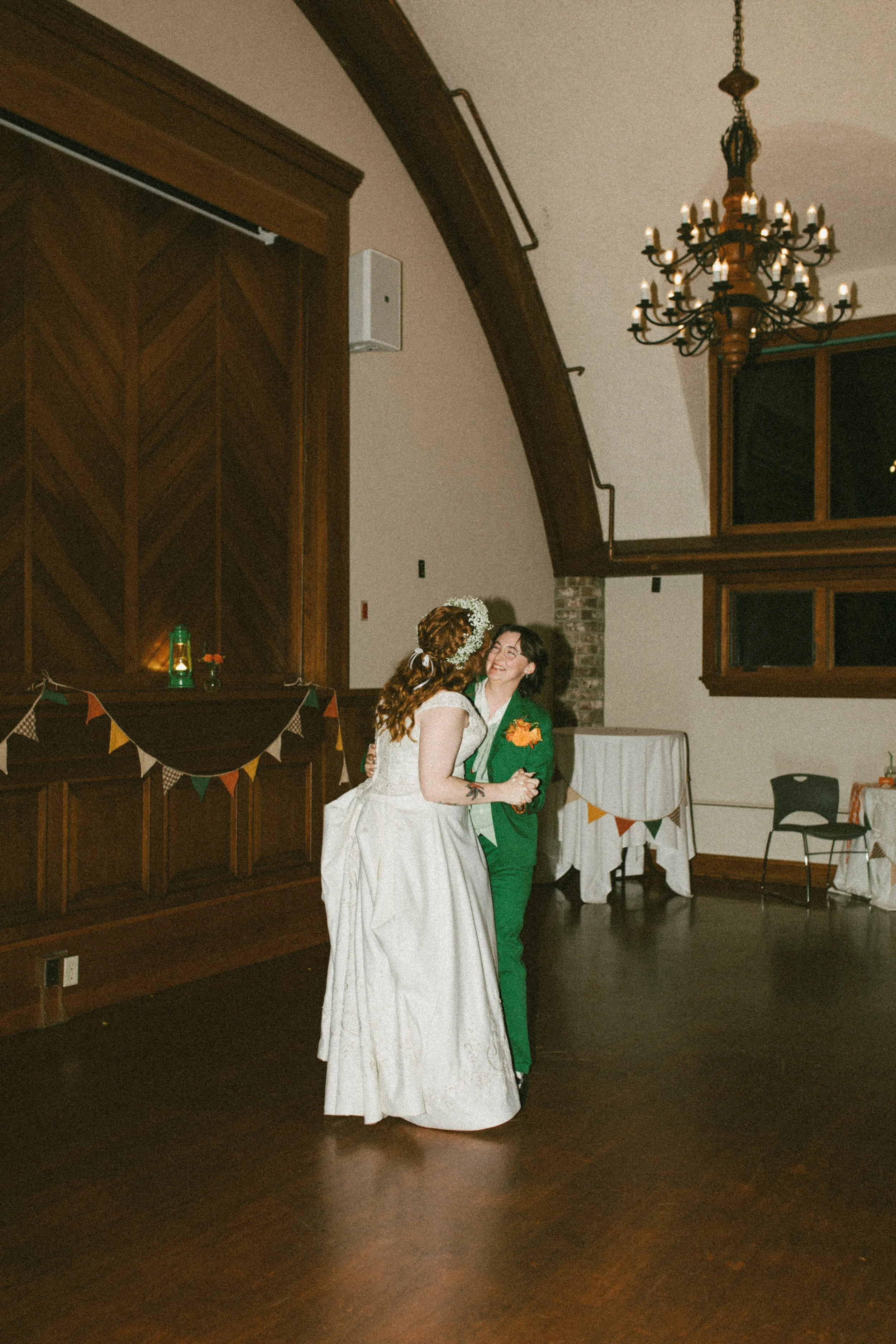 carlyandelliegotmarried-217.jpeg