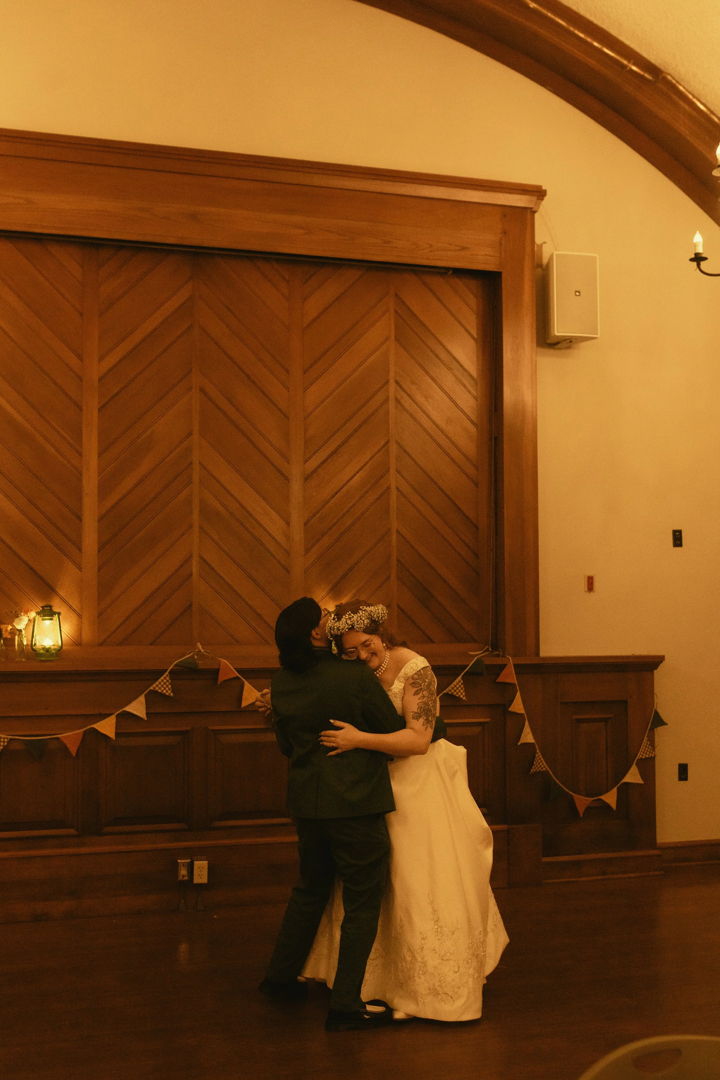 carlyandelliegotmarried-215.jpeg