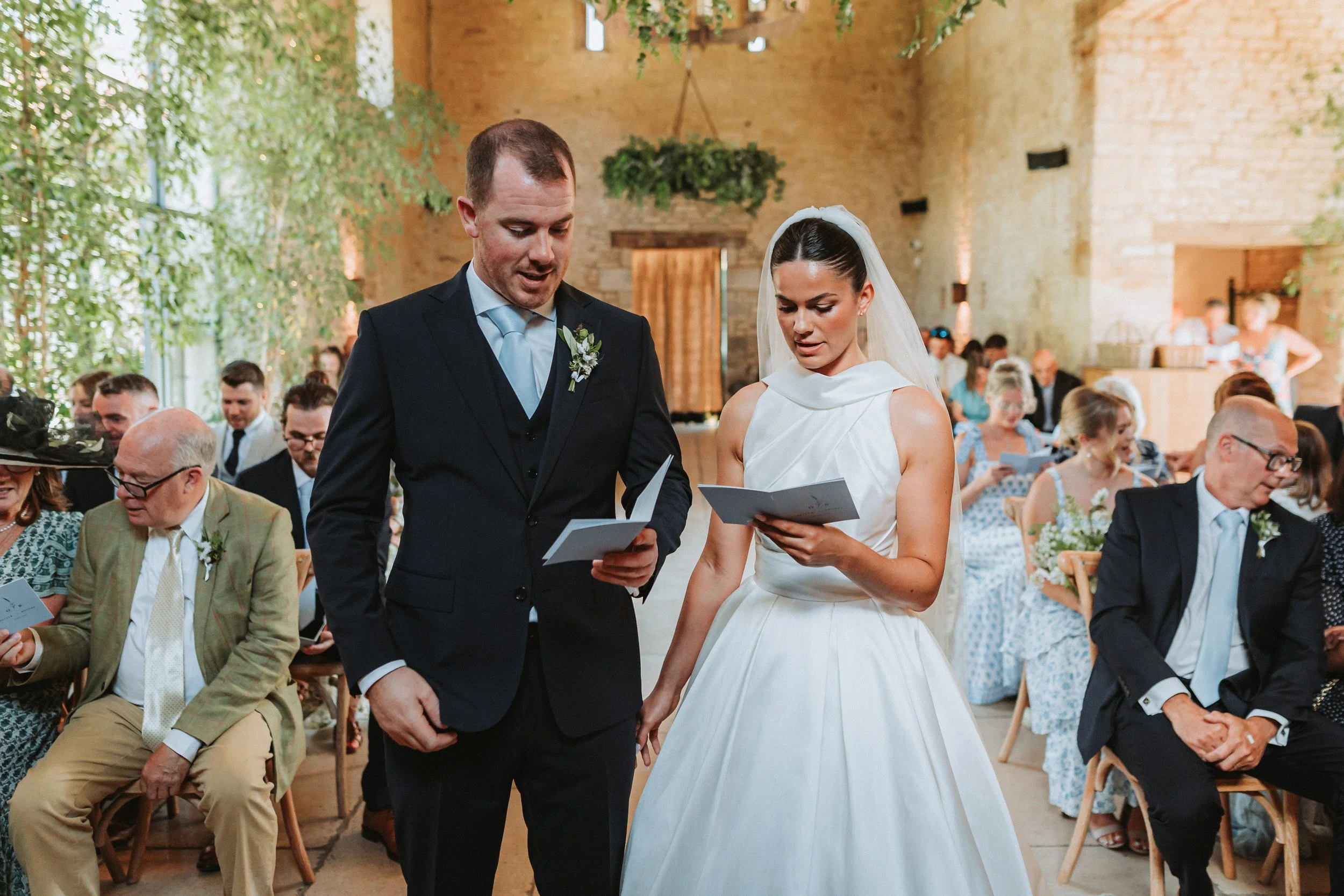 OldGoreBarn-Cirencester-wedding-photography_9.jpg