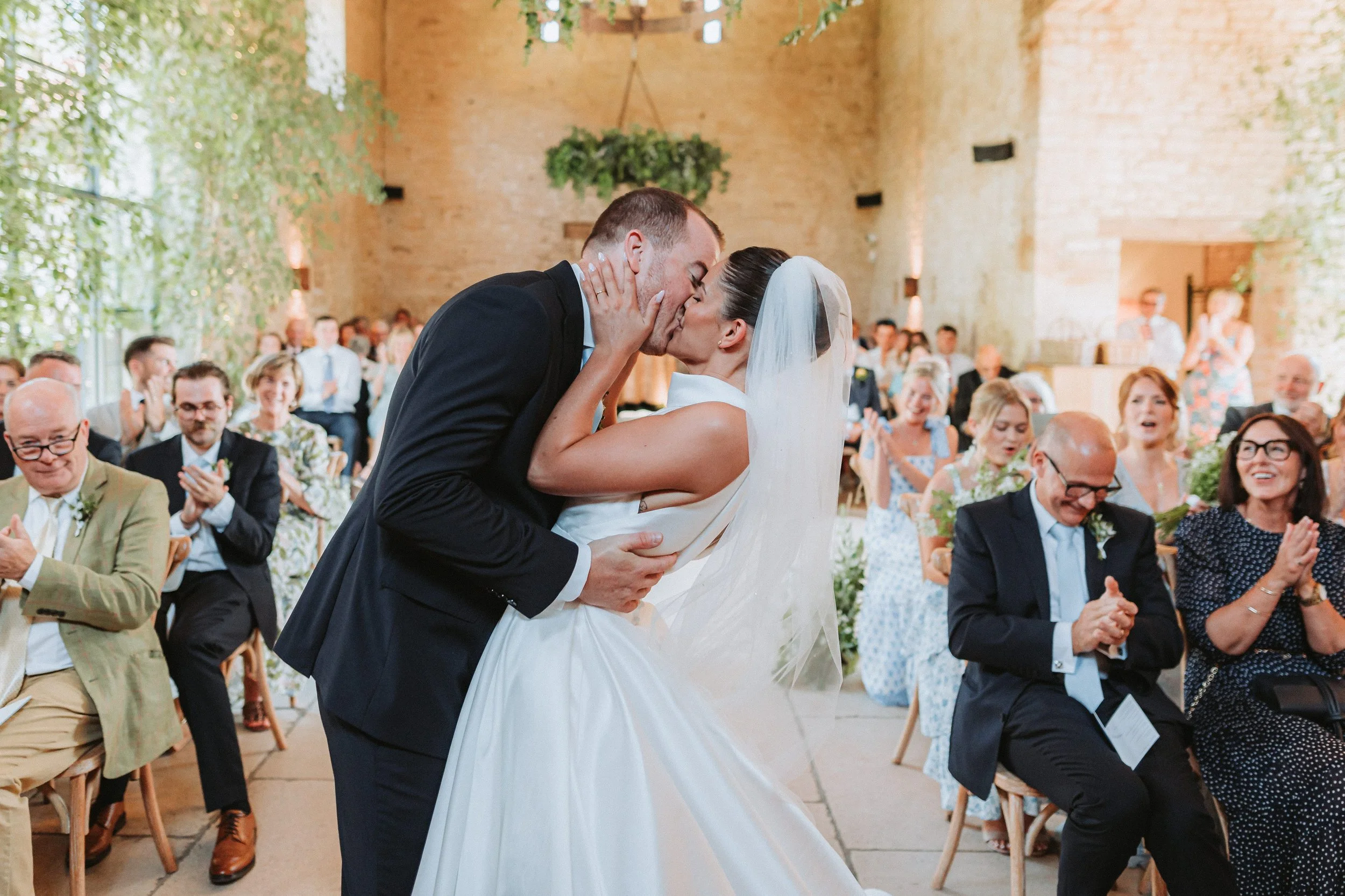 OldGoreBarn-Cirencester-wedding-photography_11.jpg