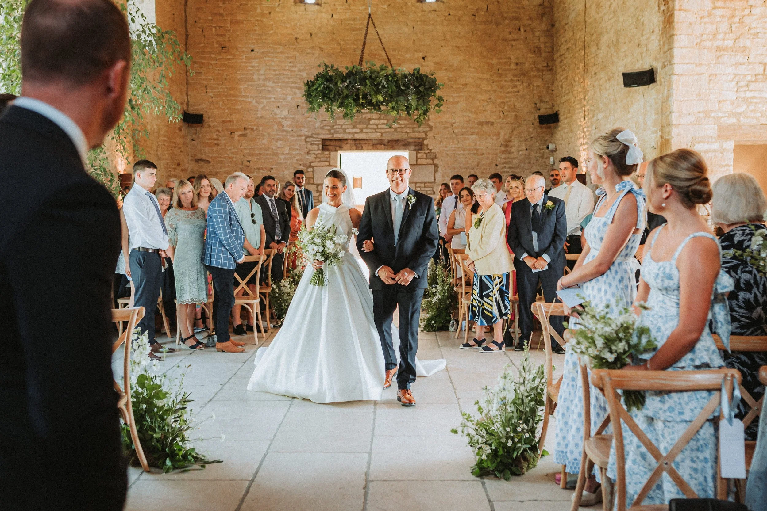 OldGoreBarn-Cirencester-wedding-photography_7.jpg