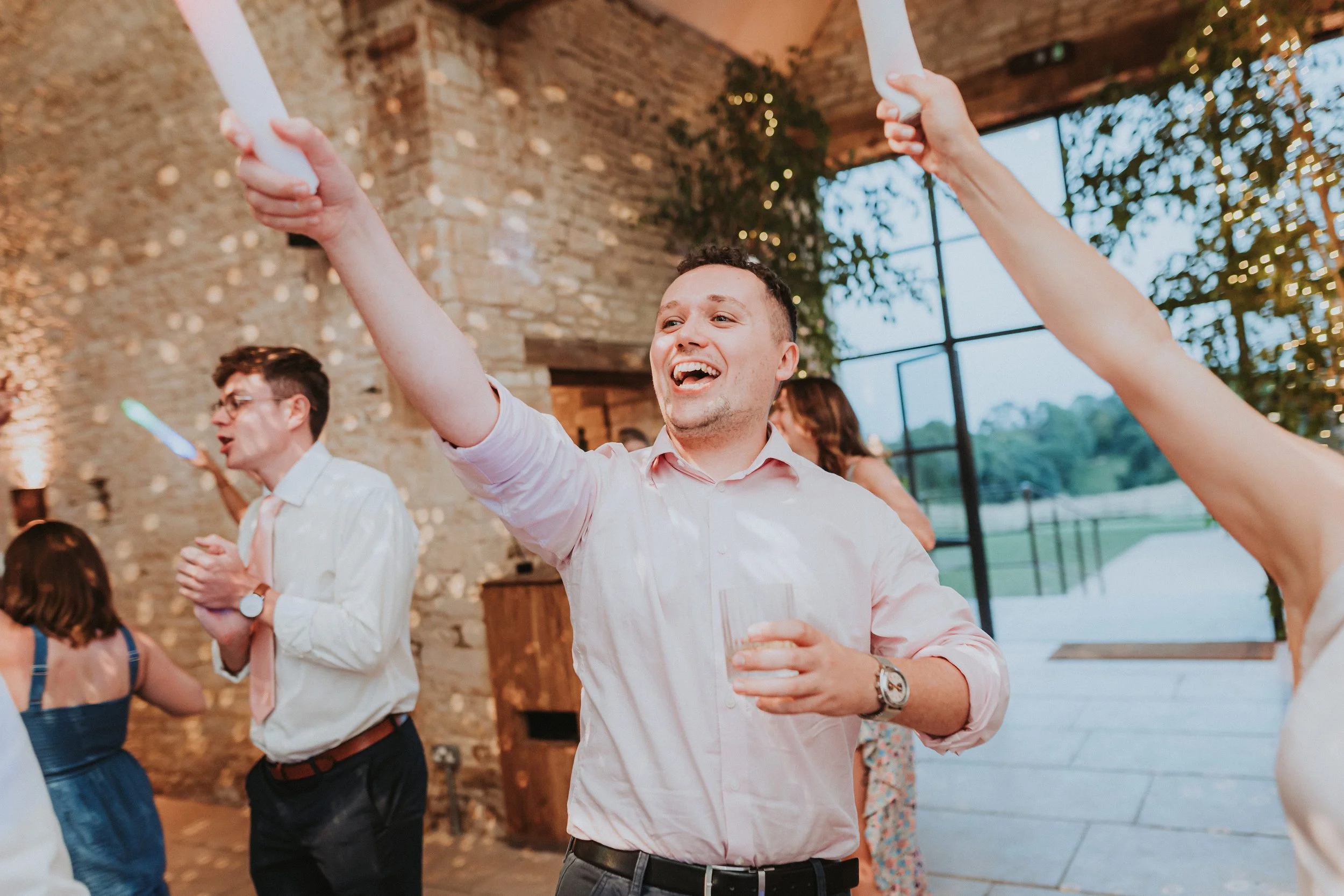 OldGoreBarn-Cirencester-wedding-photography_26.jpg