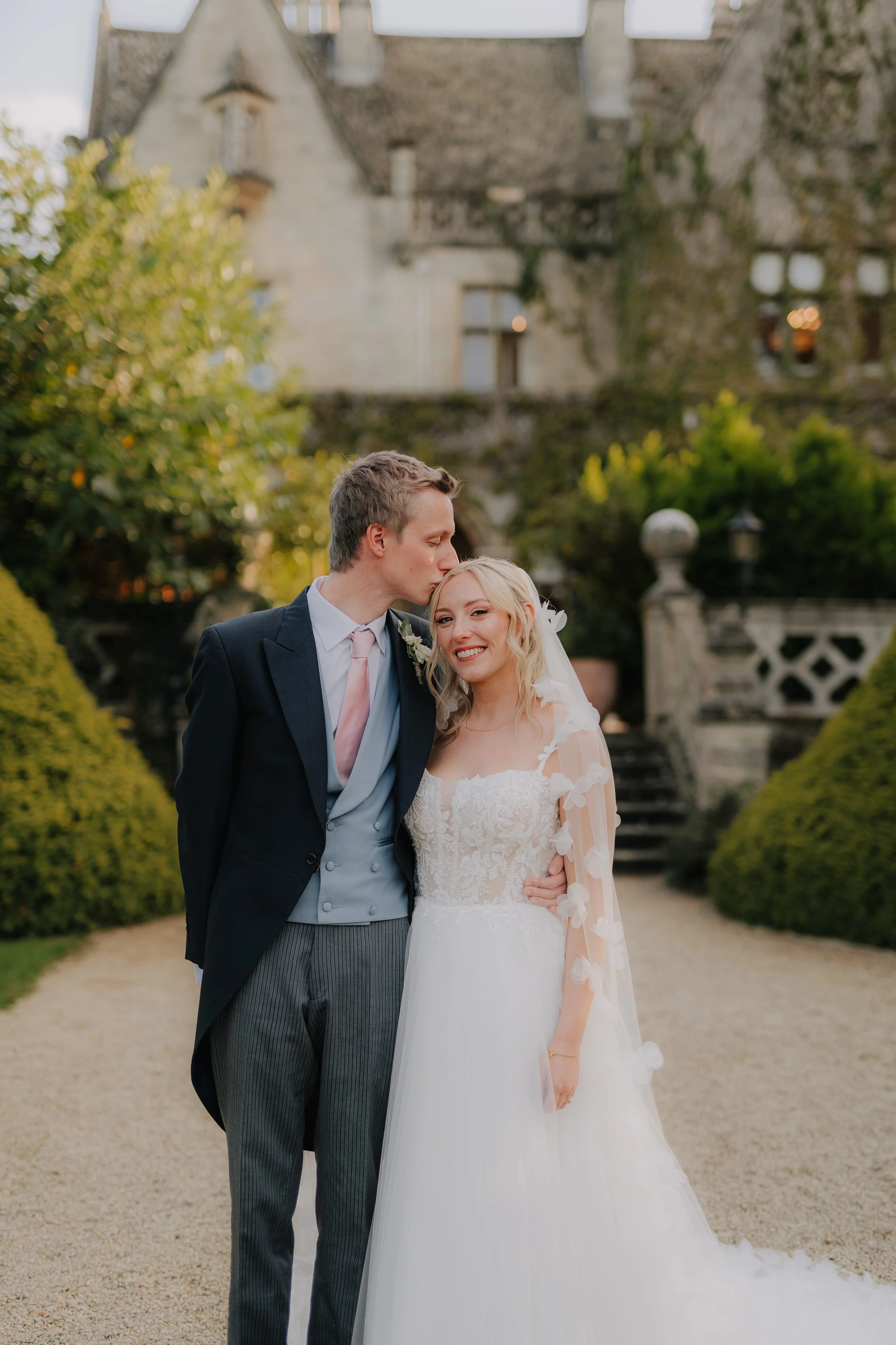ManorByTheLake-Cheltenham-wedding-photography-43.jpg