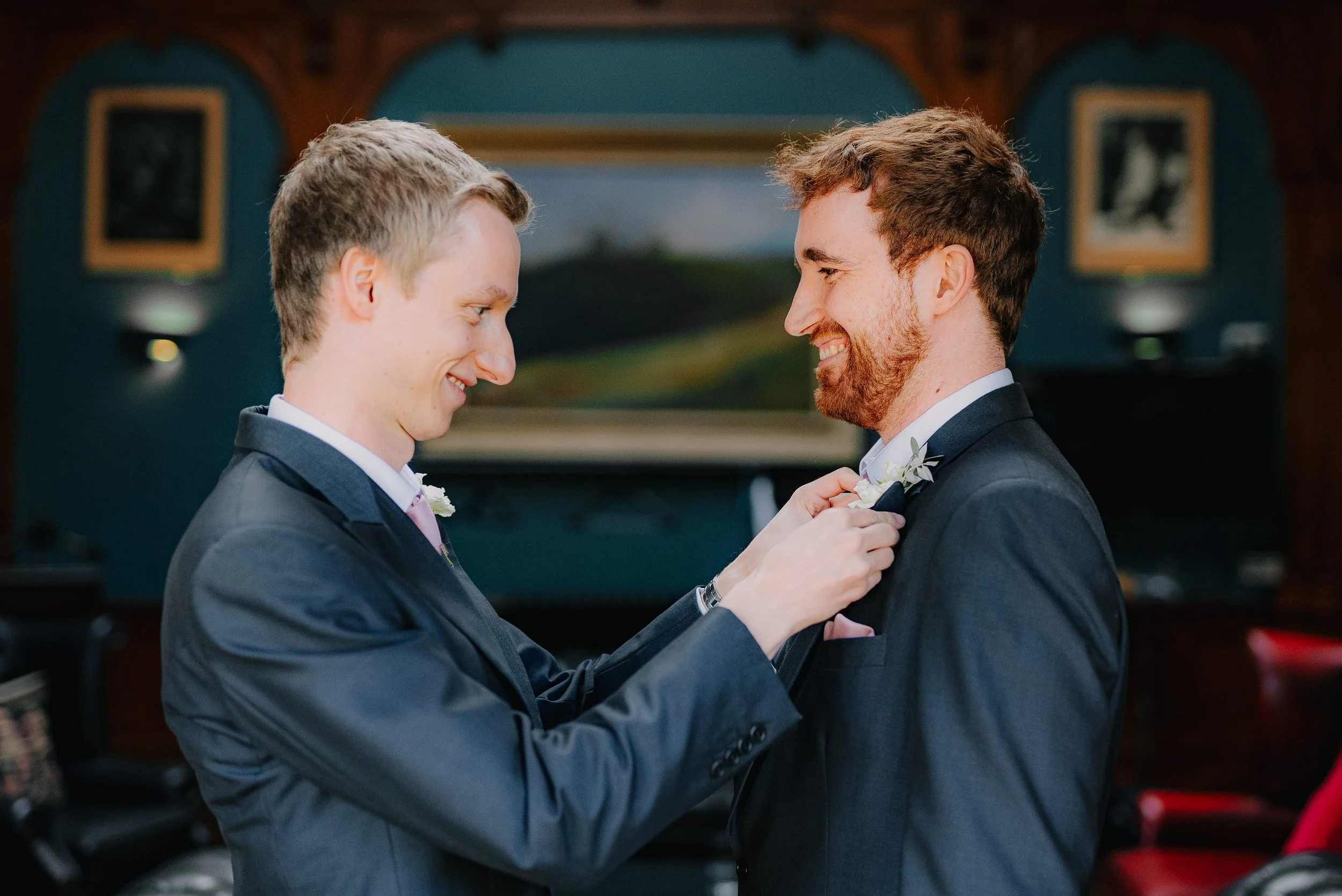 ManorByTheLake-Cheltenham-wedding-photography-8.jpg