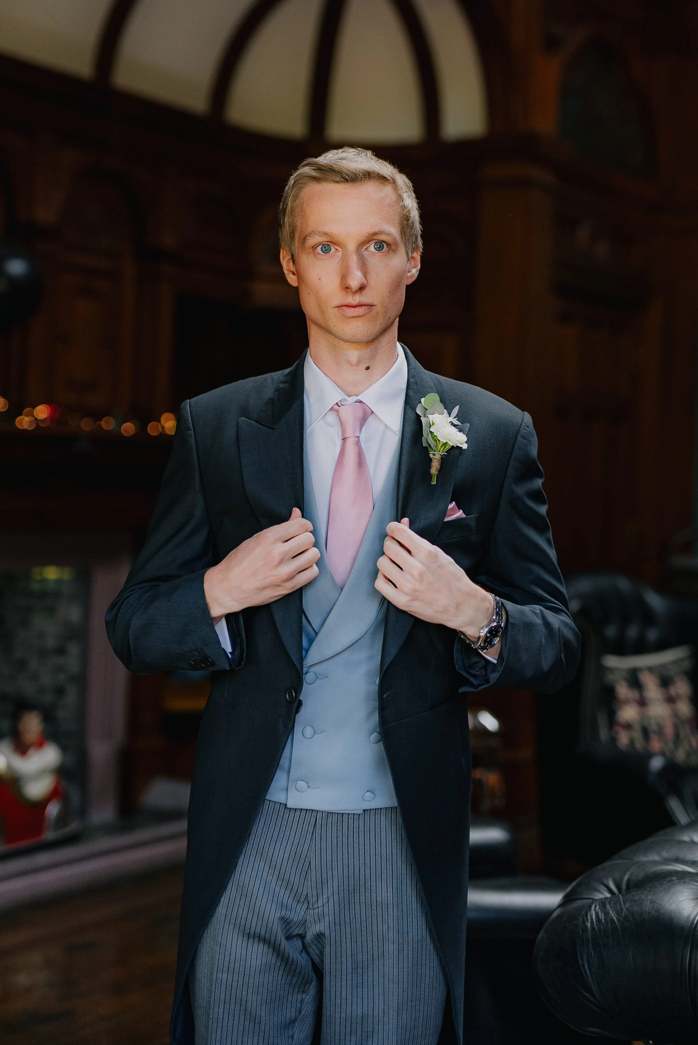 ManorByTheLake-Cheltenham-wedding-photography-7.jpg
