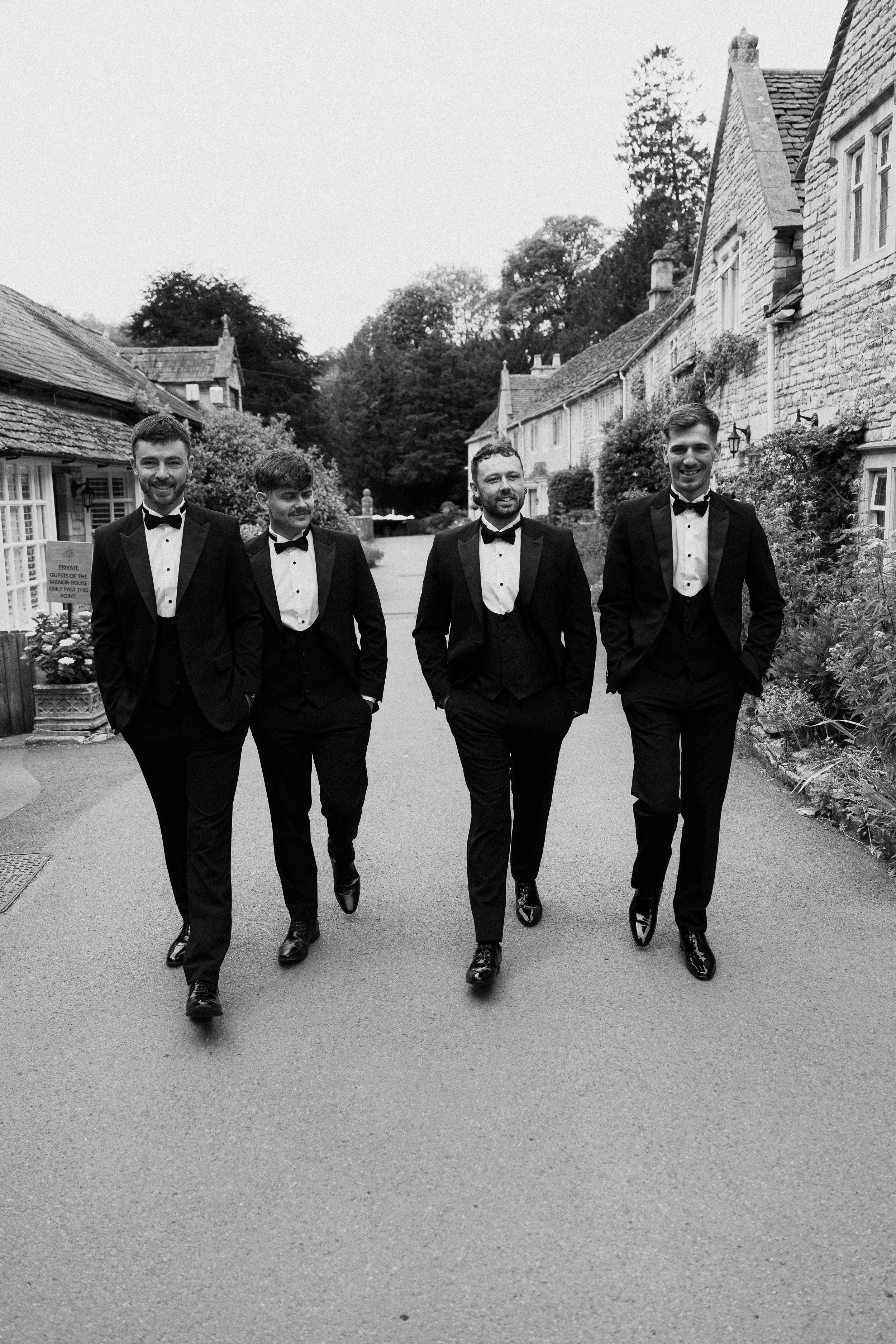 TheManor-CastleCombe-wedding-photography-15.jpg