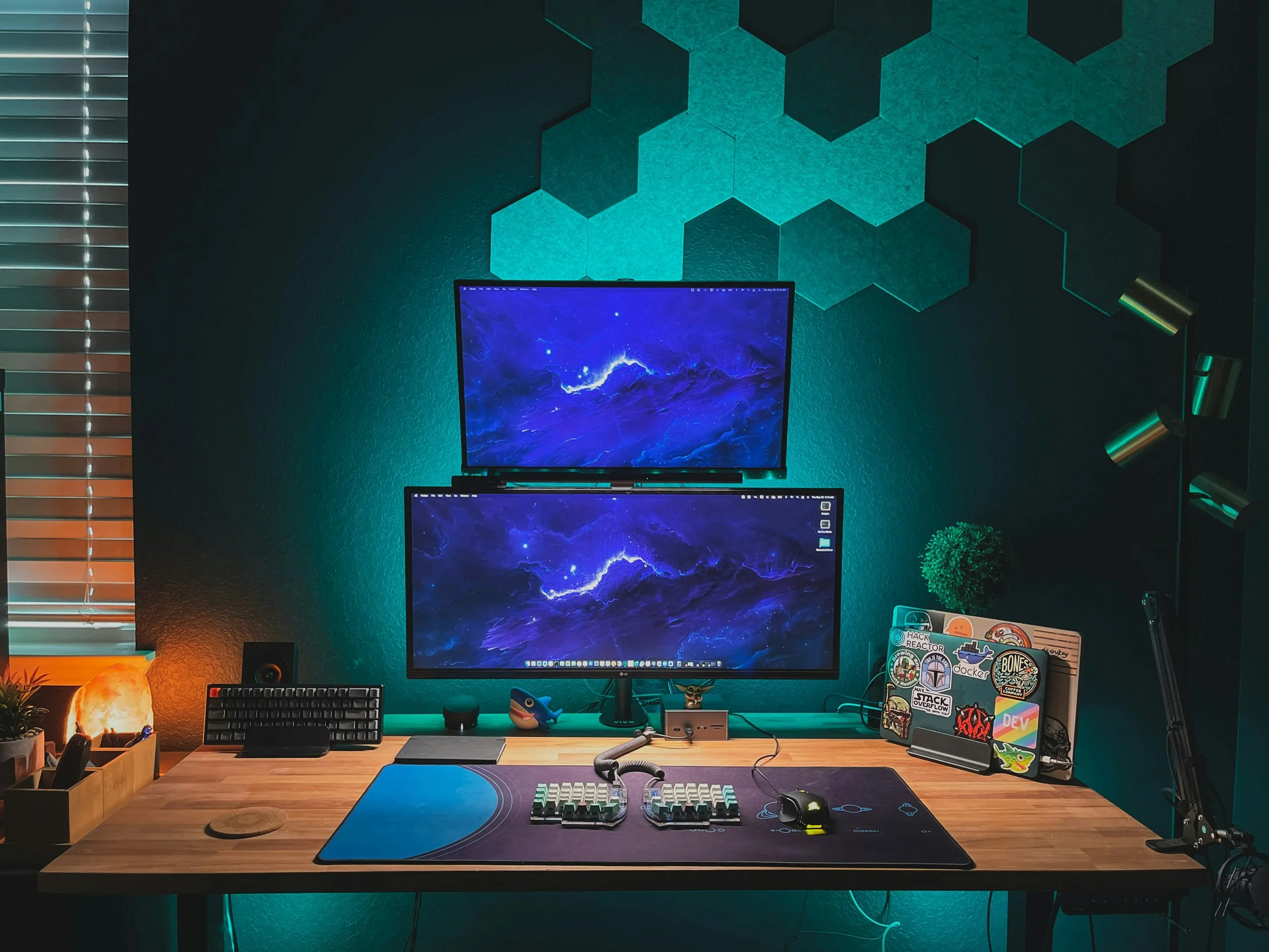 The Gamer’s Guide: Building the Best Aesthetic Desk Setup