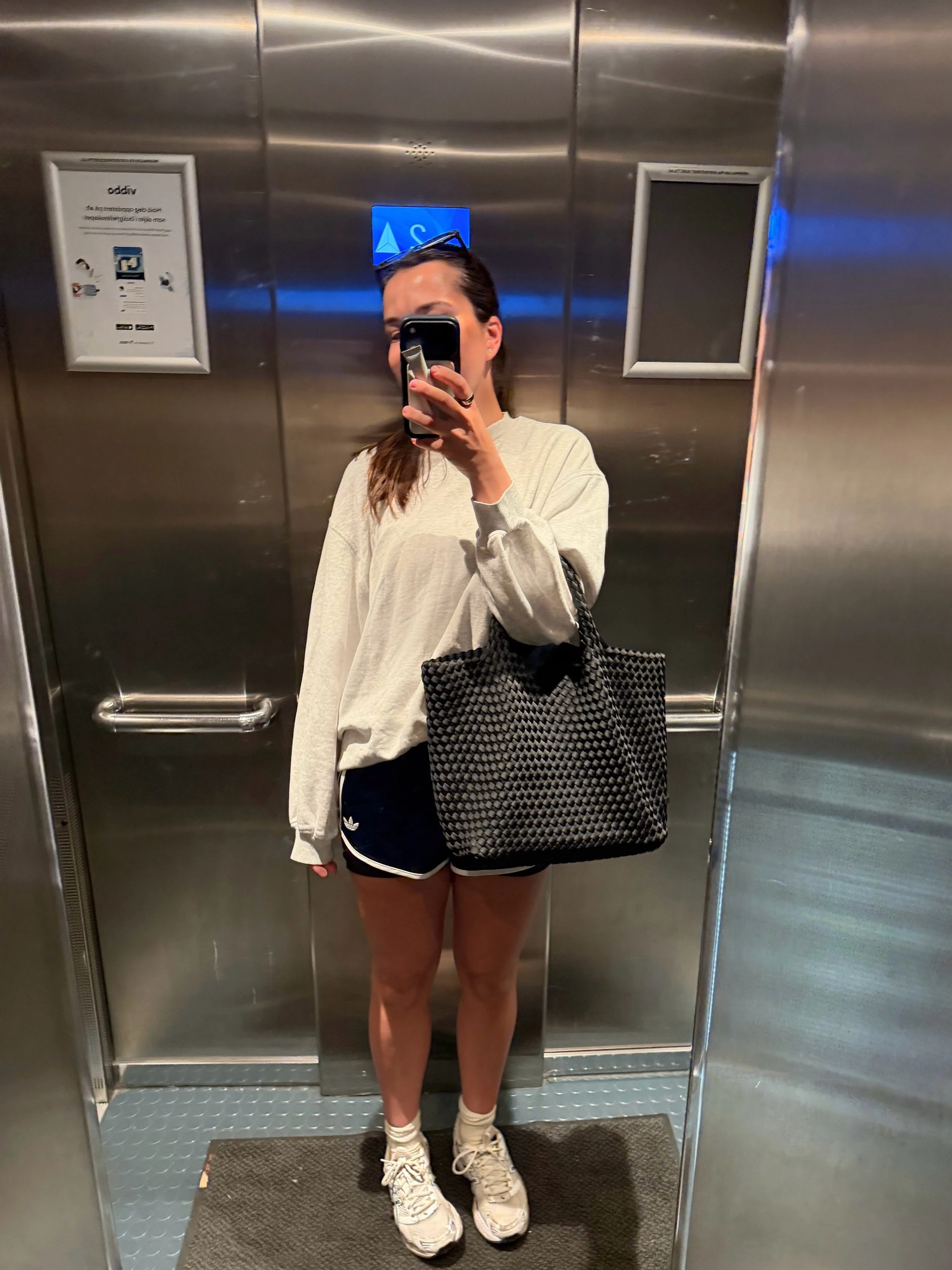 A Pilates instructors week of workouts - trying to get back into a routine in the city after a slight hiatus and laissez faire summer 🙃

Monday - long stroller walk, taking in the last of summer even though I&rsquo;m really craving autumn

Tuesday -