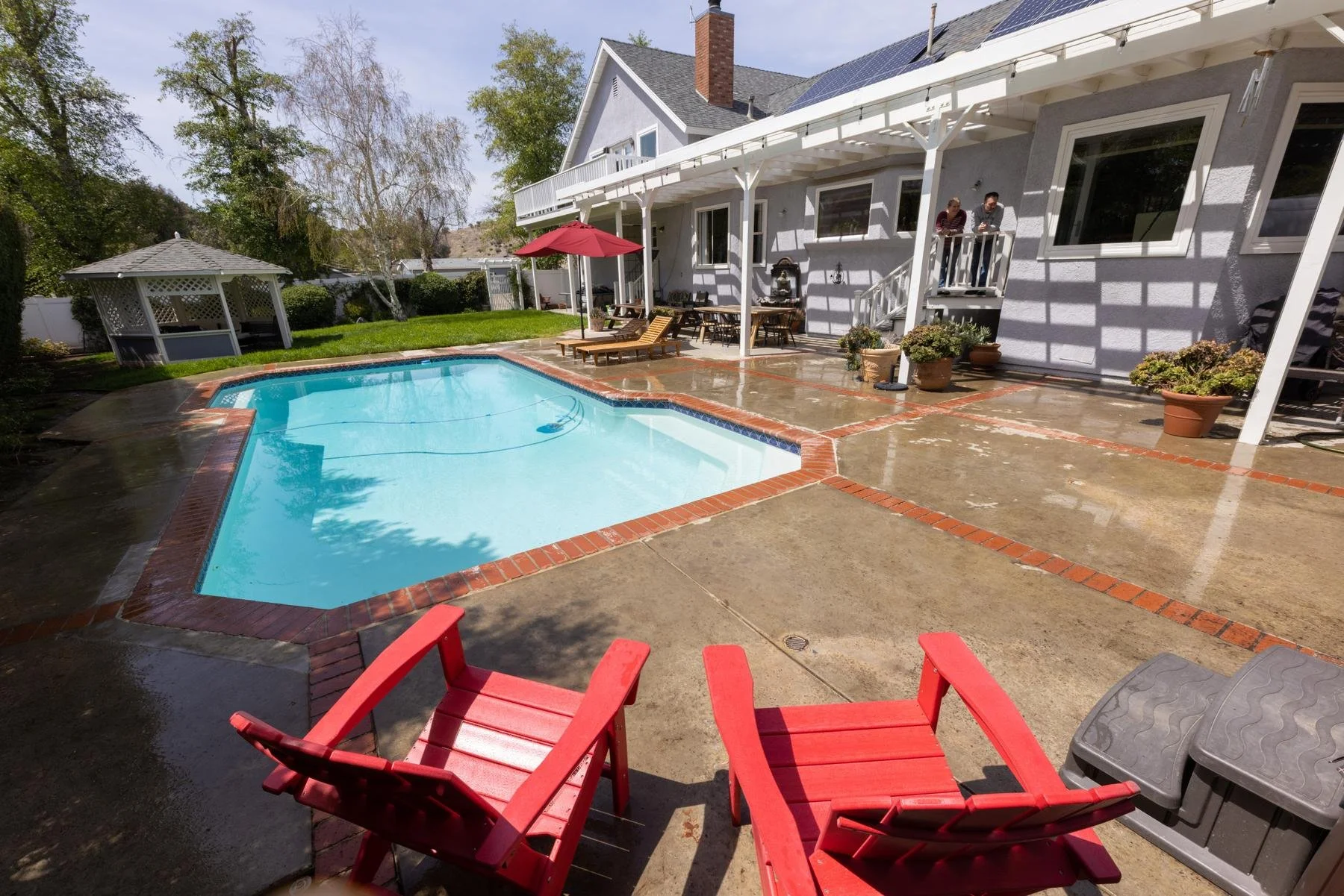 045-sand-canyon-pool-and-rear-house.jpg