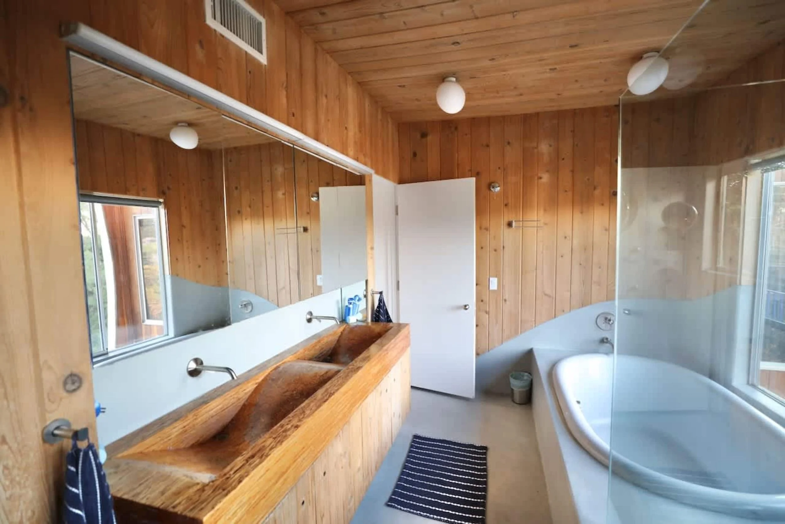 022_Primary_Bathroom.jpg