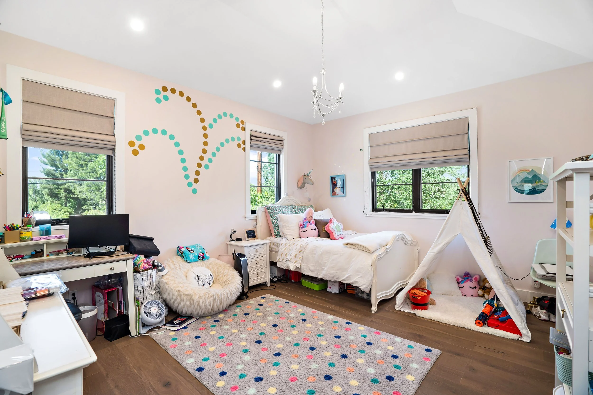 Collins-61-bedroom.jpg