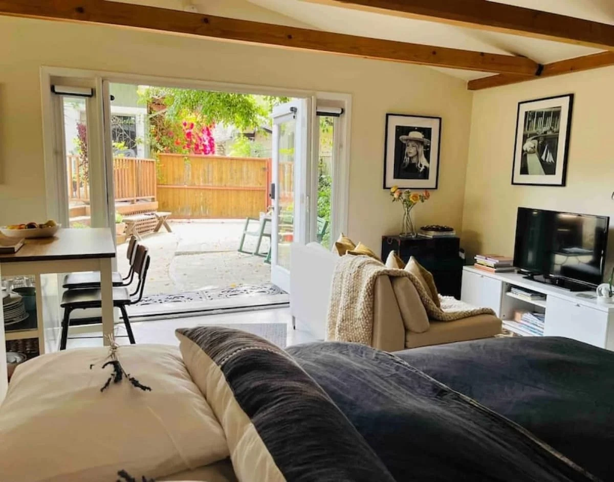 PL-7003-larchmont-village-craftsman-guest-suite-023.jpg