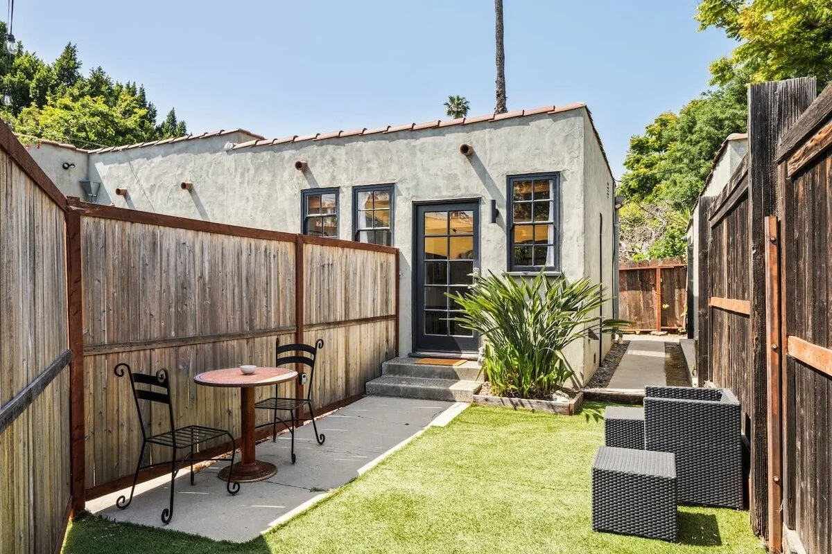 PL-7105-los-feliz-gated-villa-031.jpg