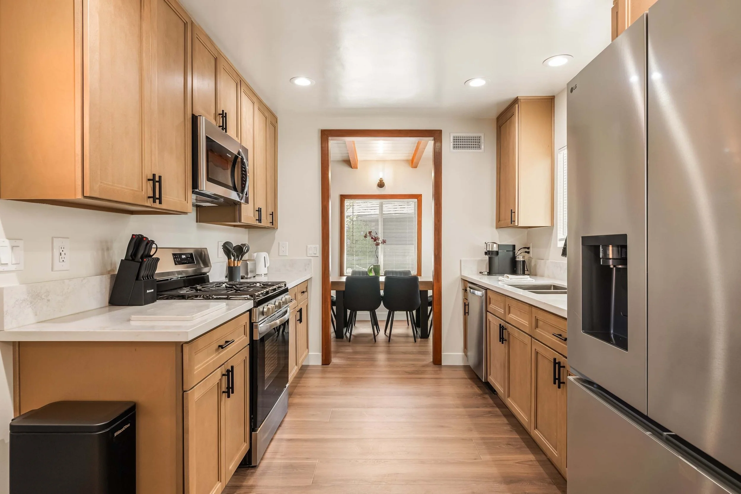 PL-7701-eagle-rock-warm-contemporary-027.jpg