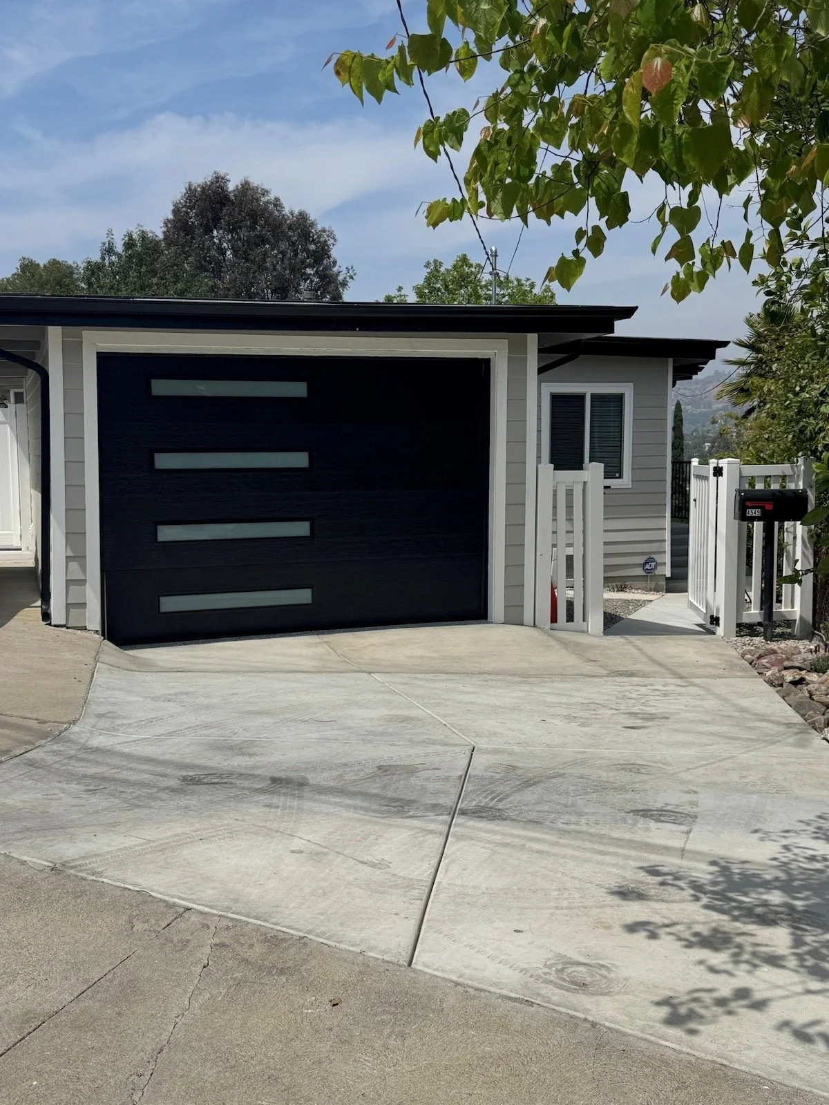 PL-7701-eagle-rock-warm-contemporary-020.jpg