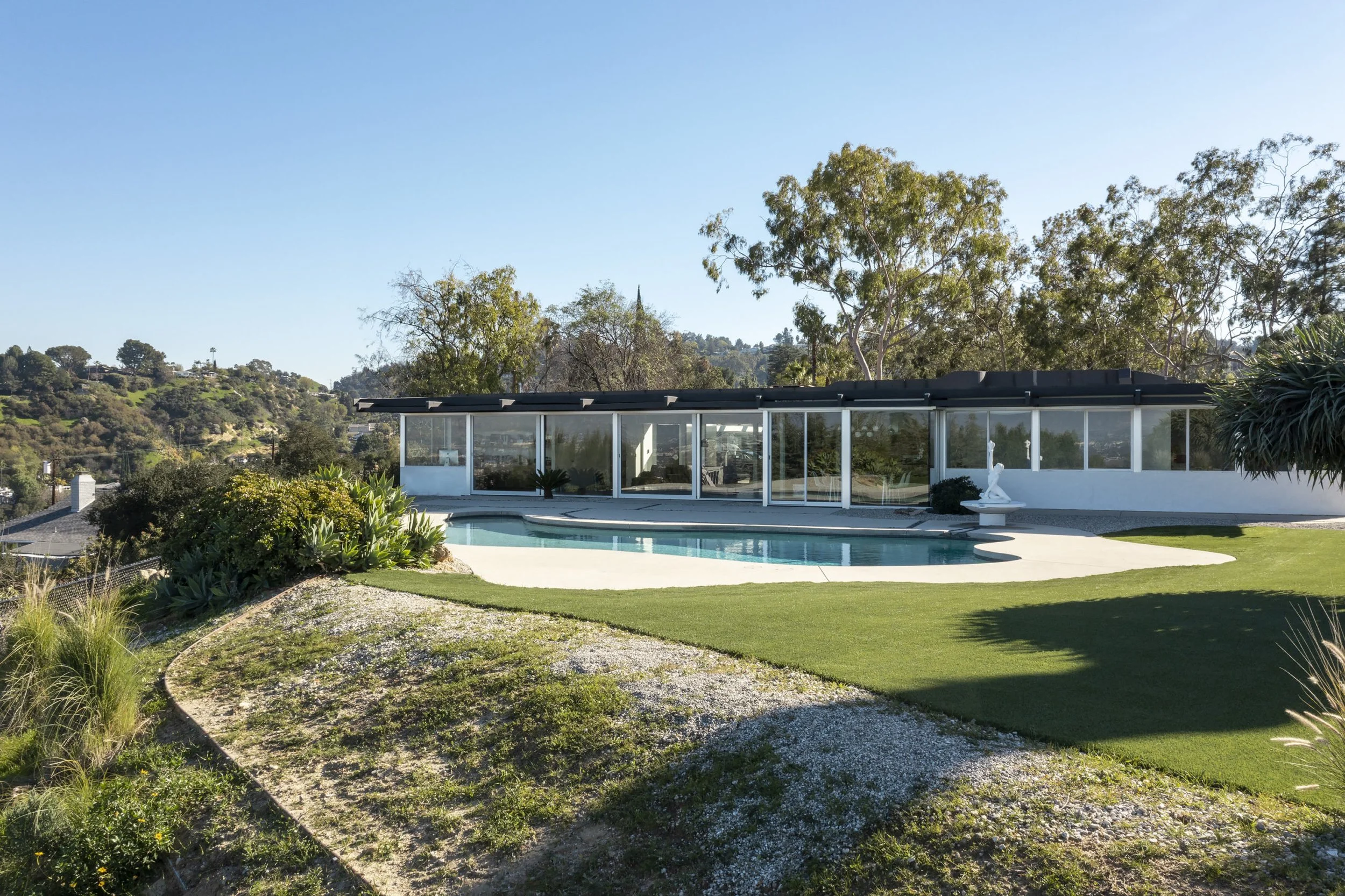 SP_NEUTRA_F02-1-scaled.jpg
