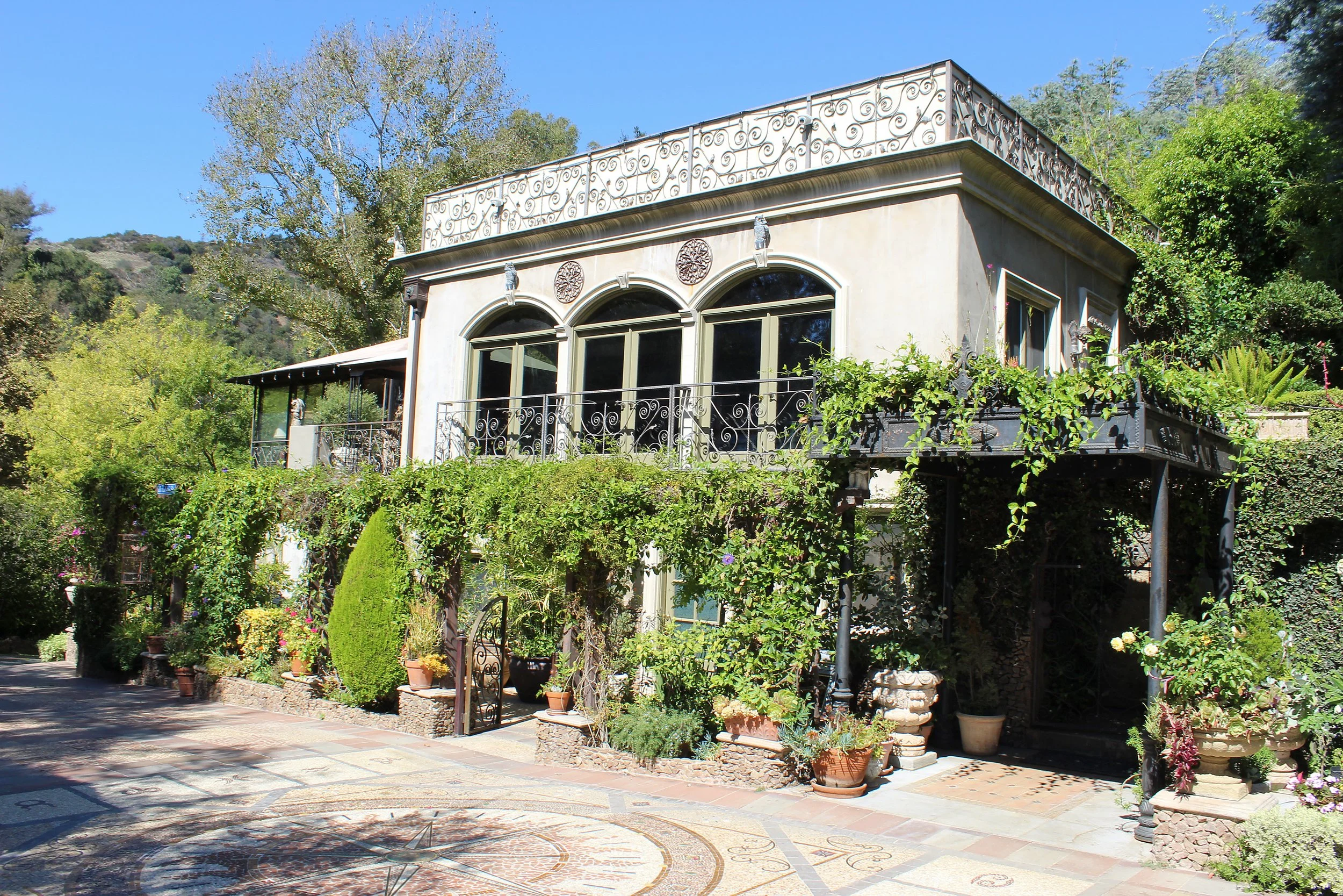 01_PL-3802_main-facade.jpg