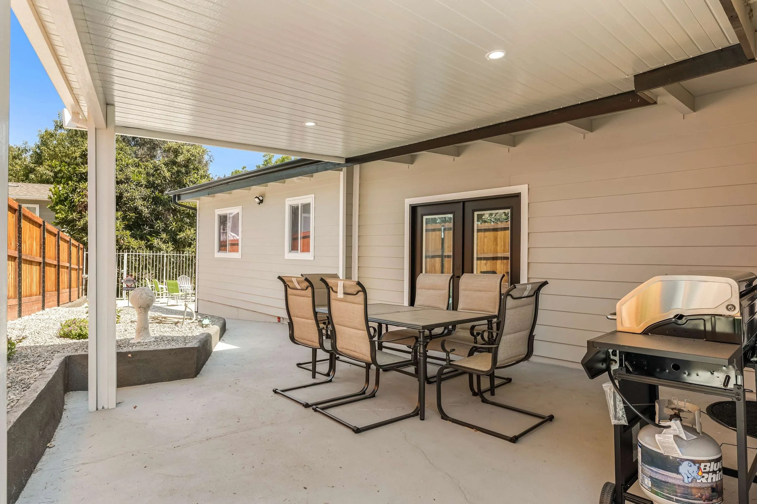 PL-7701-eagle-rock-warm-contemporary-014.jpg
