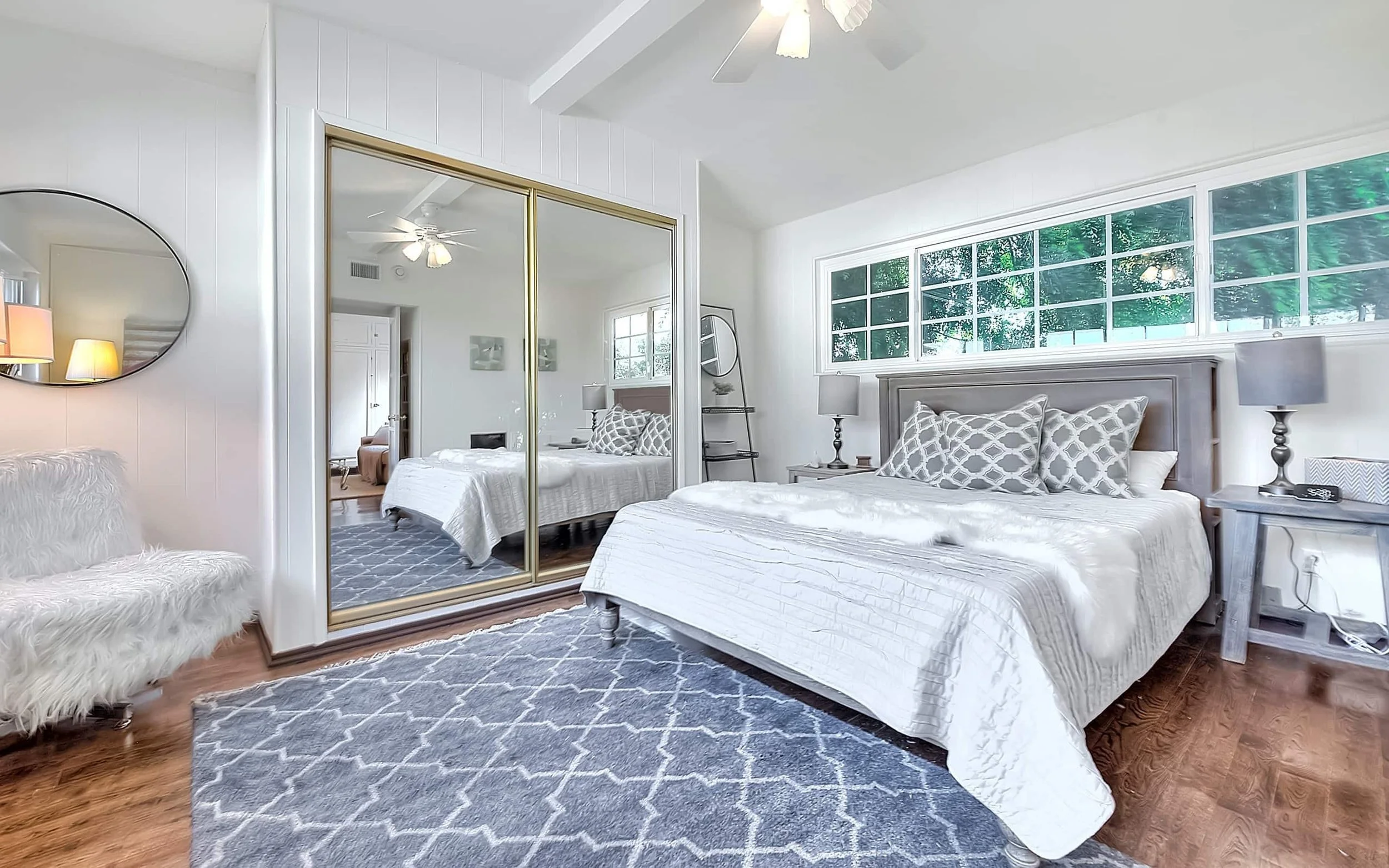 PL4102-020-guest-bedroom-and-mirrored-wardrobe.jpg